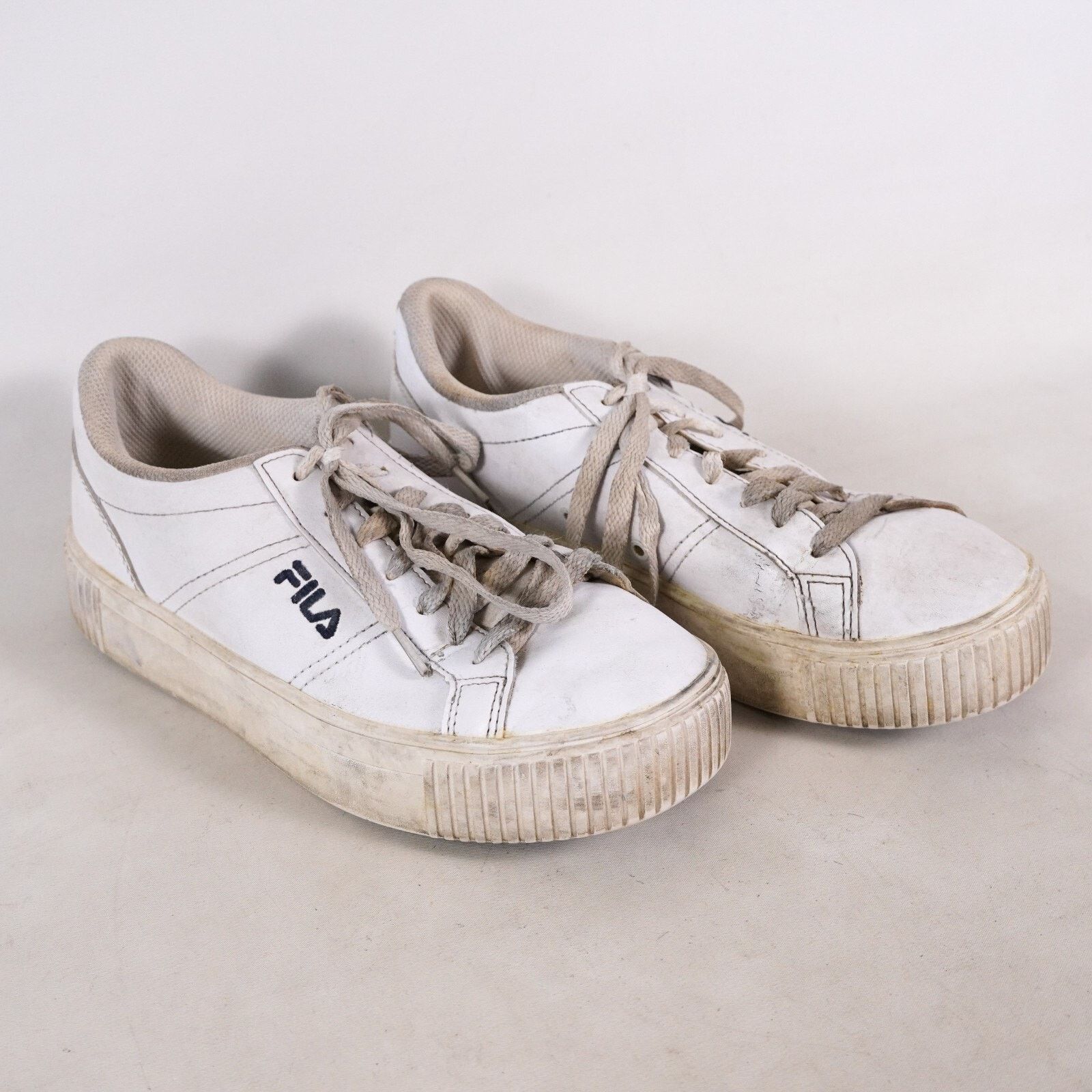 Fila Fila Athletic Shoes Casual Low Top Sneakers Women Size 7 Size US 7 / IT 37 - 1 Thumbnail