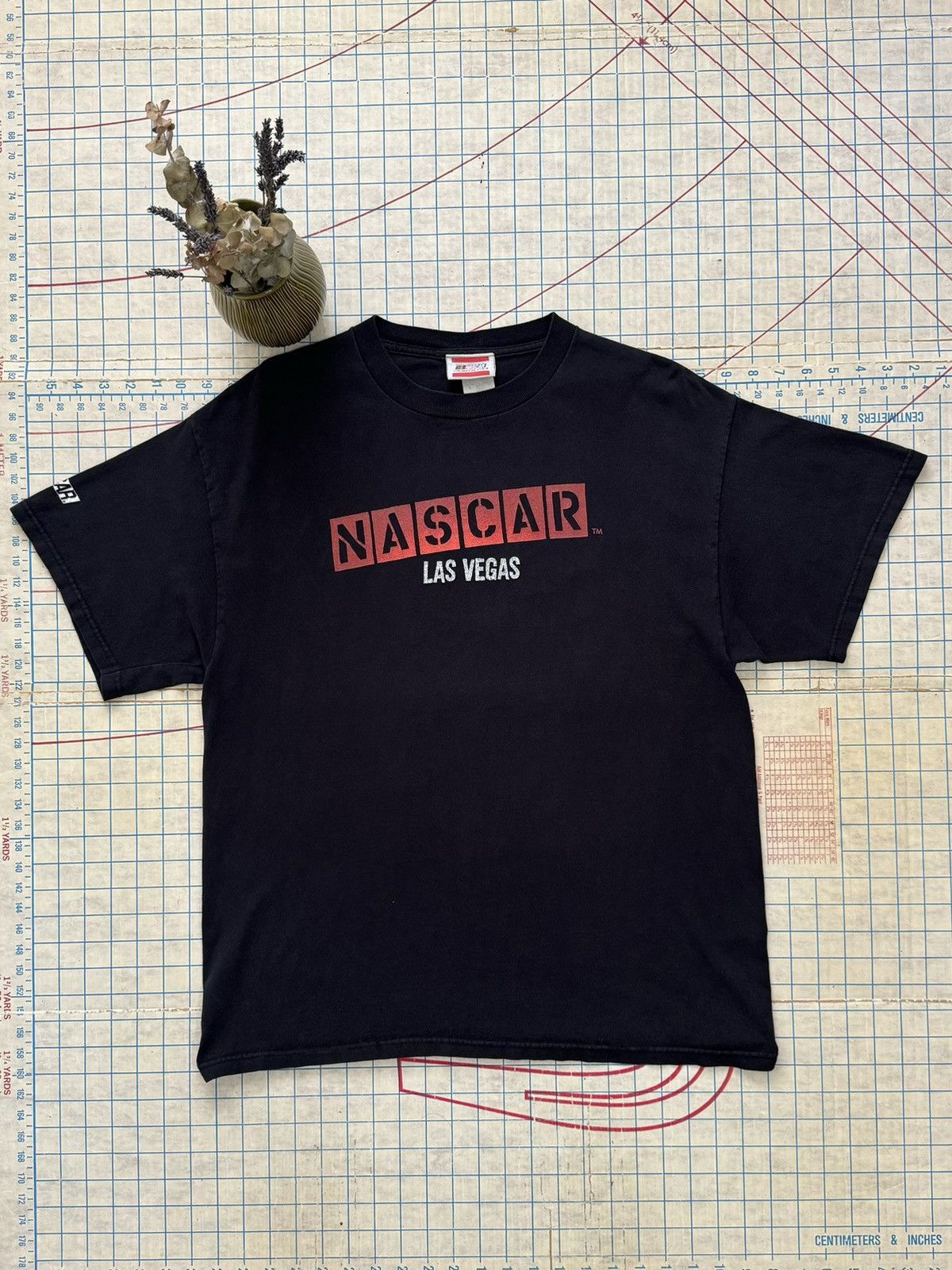 NASCAR × Vintage Vintage NASCAR Las Vegas Black Graphic Tee Size Large Size US L / EU 52-54 / 3 - 5 Thumbnail