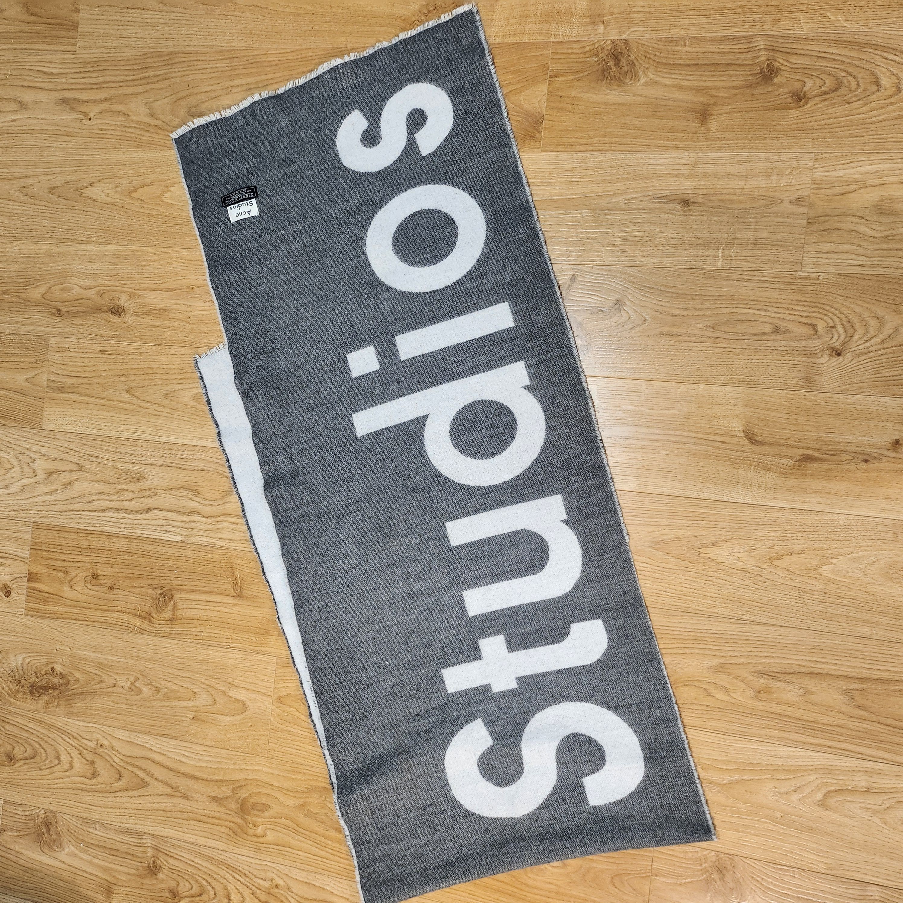 Acne Studios Acne Studios Big Logo Scarf Vintage Virgin Wool Size ONE SIZE - 2 Thumbnail