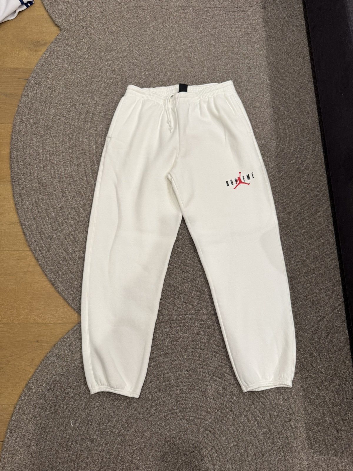 Supreme Jordan Sweatpants in white