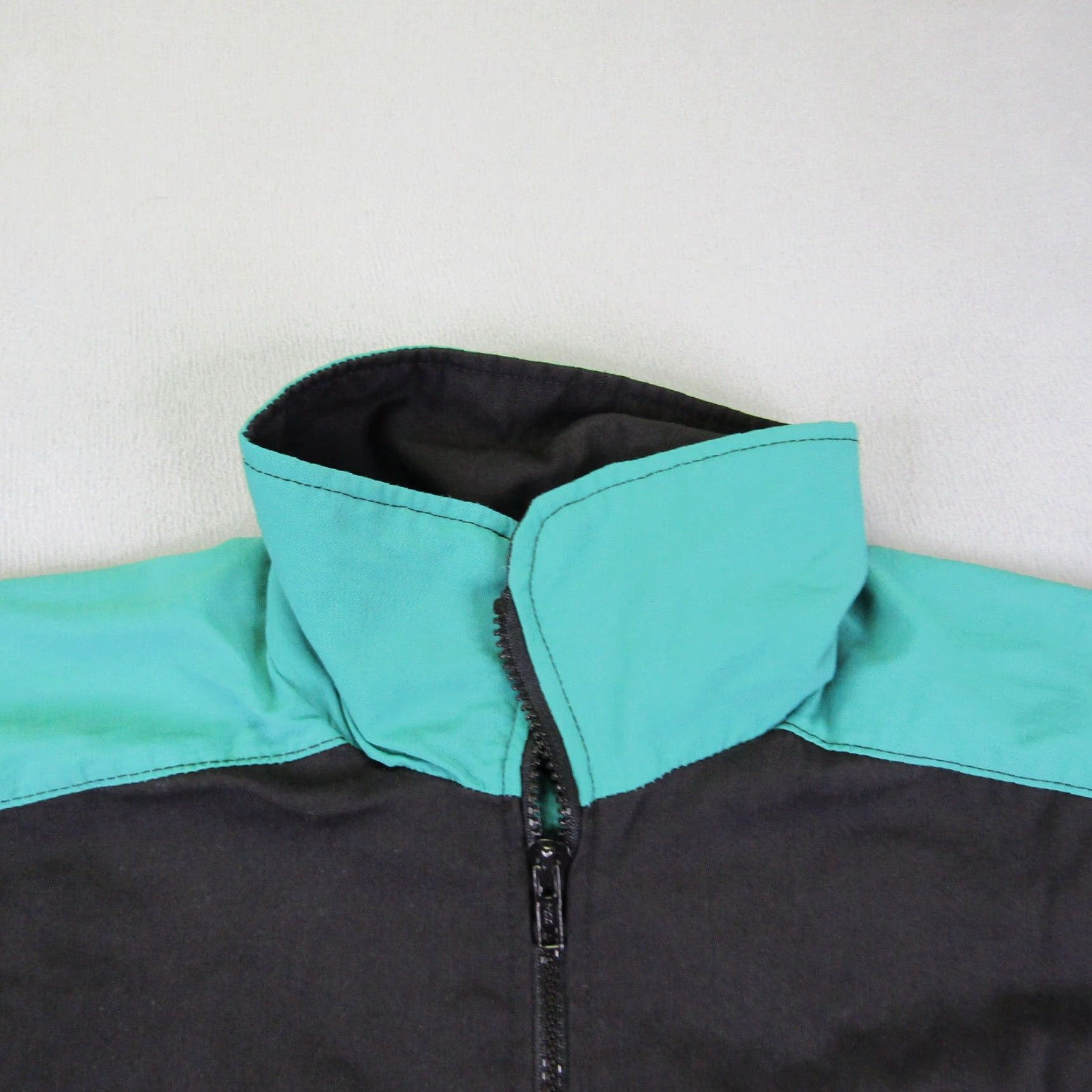 Vintage Vintage K-Products Jacket Mens Large Black Green Windbreaker Full Zip Up 90s Size US L / EU 52-54 / 3 - 2 Thumbnail