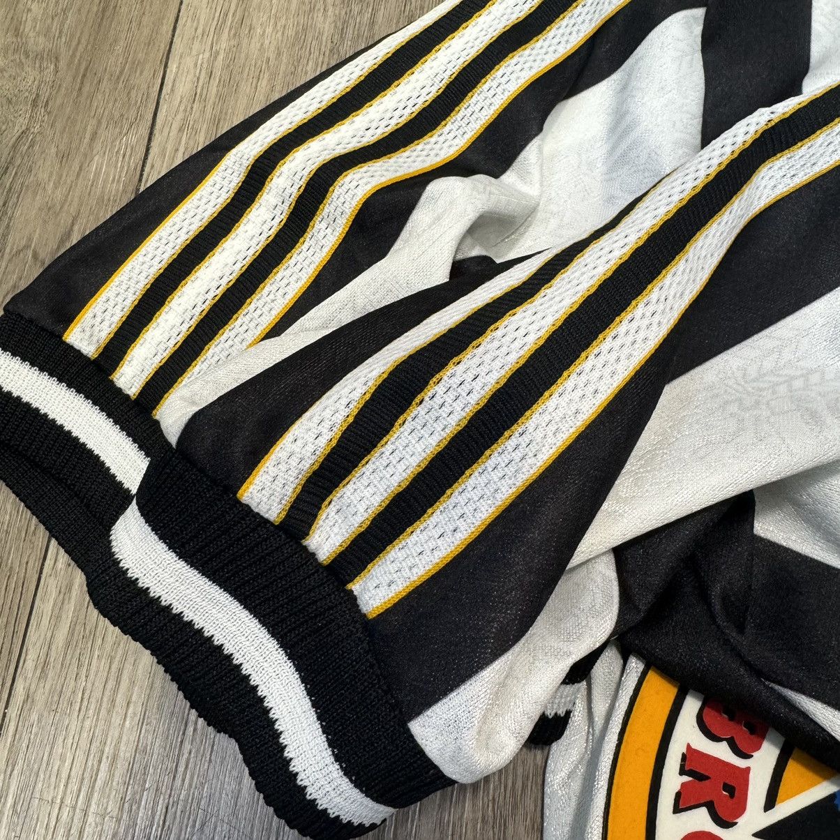 Adidas Newcastle 97/99 home shirt #9 Shearer Size US S / EU 44-46 / 1 - 7 Thumbnail