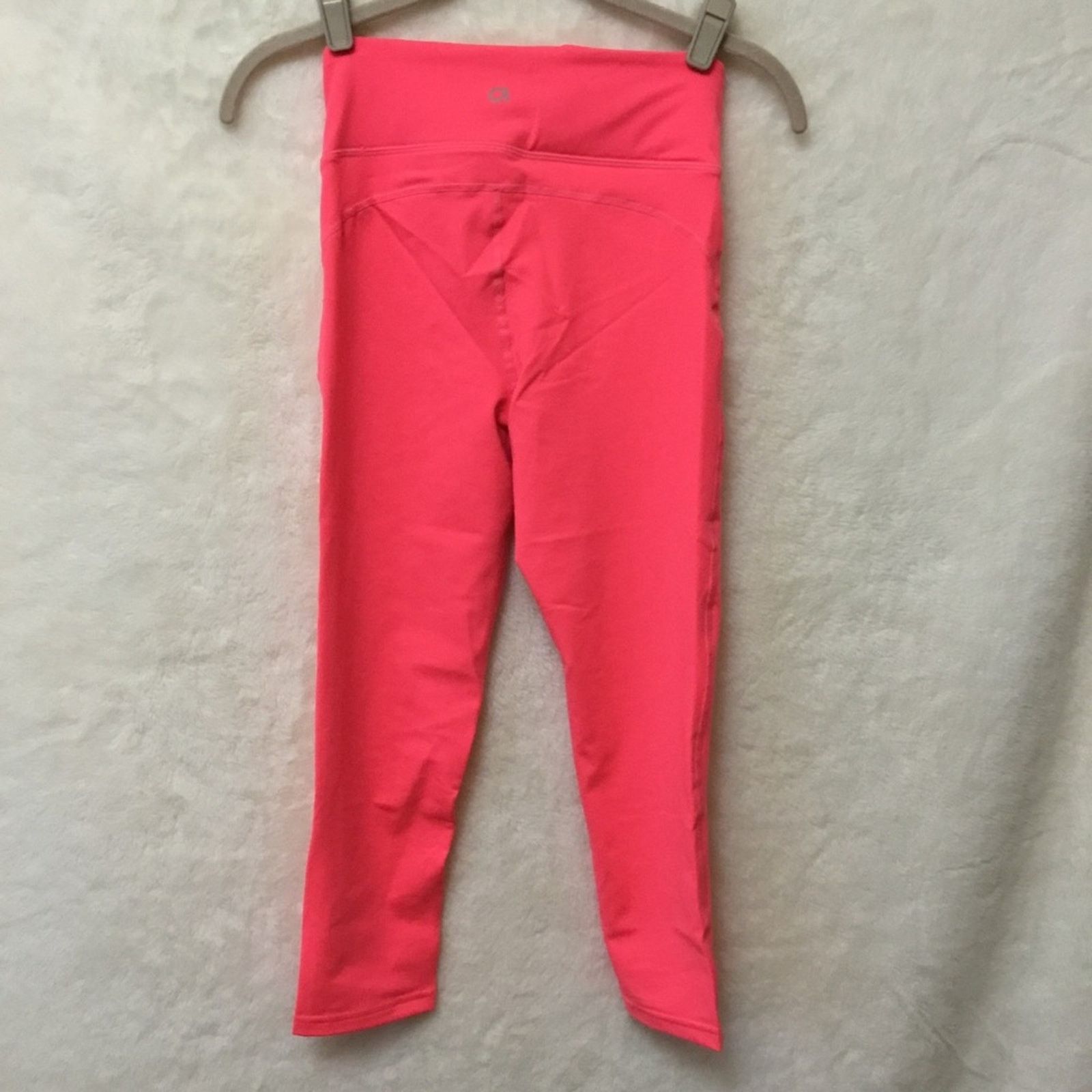 Gap GapFit Bright Neon Pink Compression Capris Size 26" / US 2 / IT 38 - 5 Thumbnail