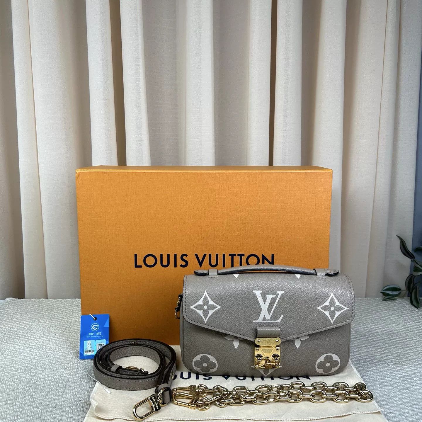 Louis Vuitton Pre-loved Bag Very good condition Size ONE SIZE - 1 Thumbnail