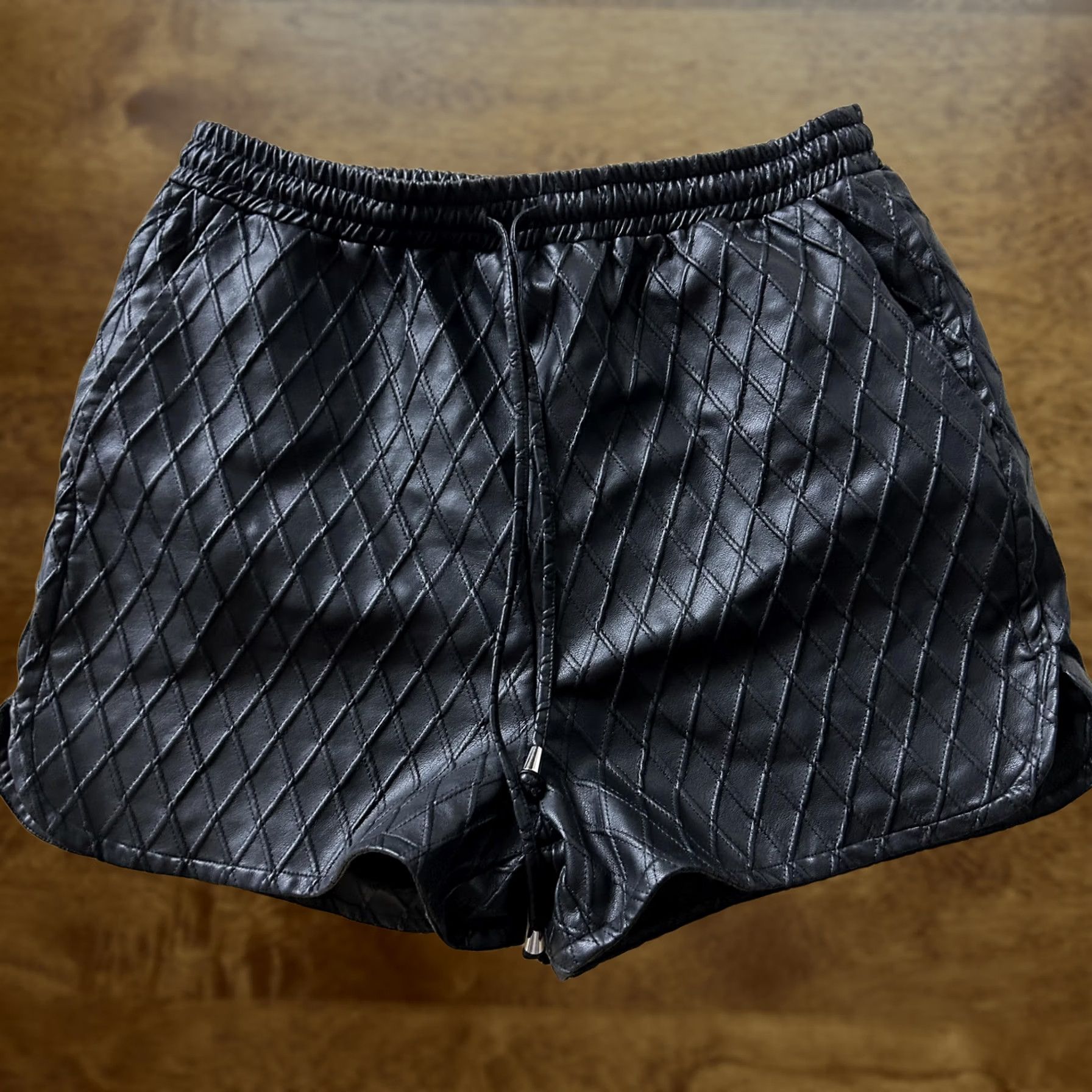 J.Crew J.Crew Womens Large Black Quilted Faux Leather Sweat Shorts Drawstring Pockets Lounge Casual - Mens/Womens? Size 36" / US 14 / IT 50 - 1 Thumbnail