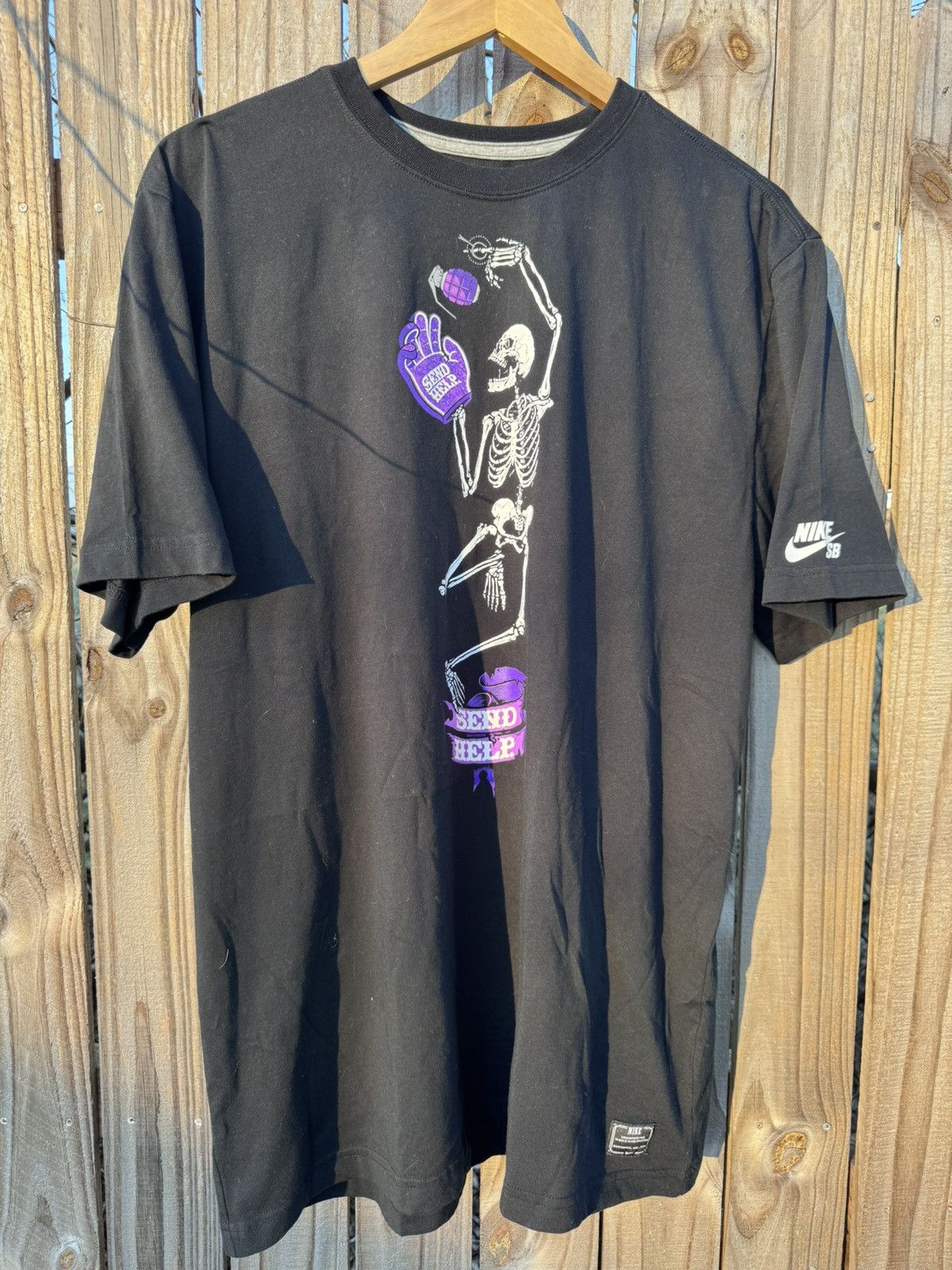 Nike SB Nike SB “Send Help 2” Promo Tee Size US XL / EU 56 / 4 - 1 Thumbnail