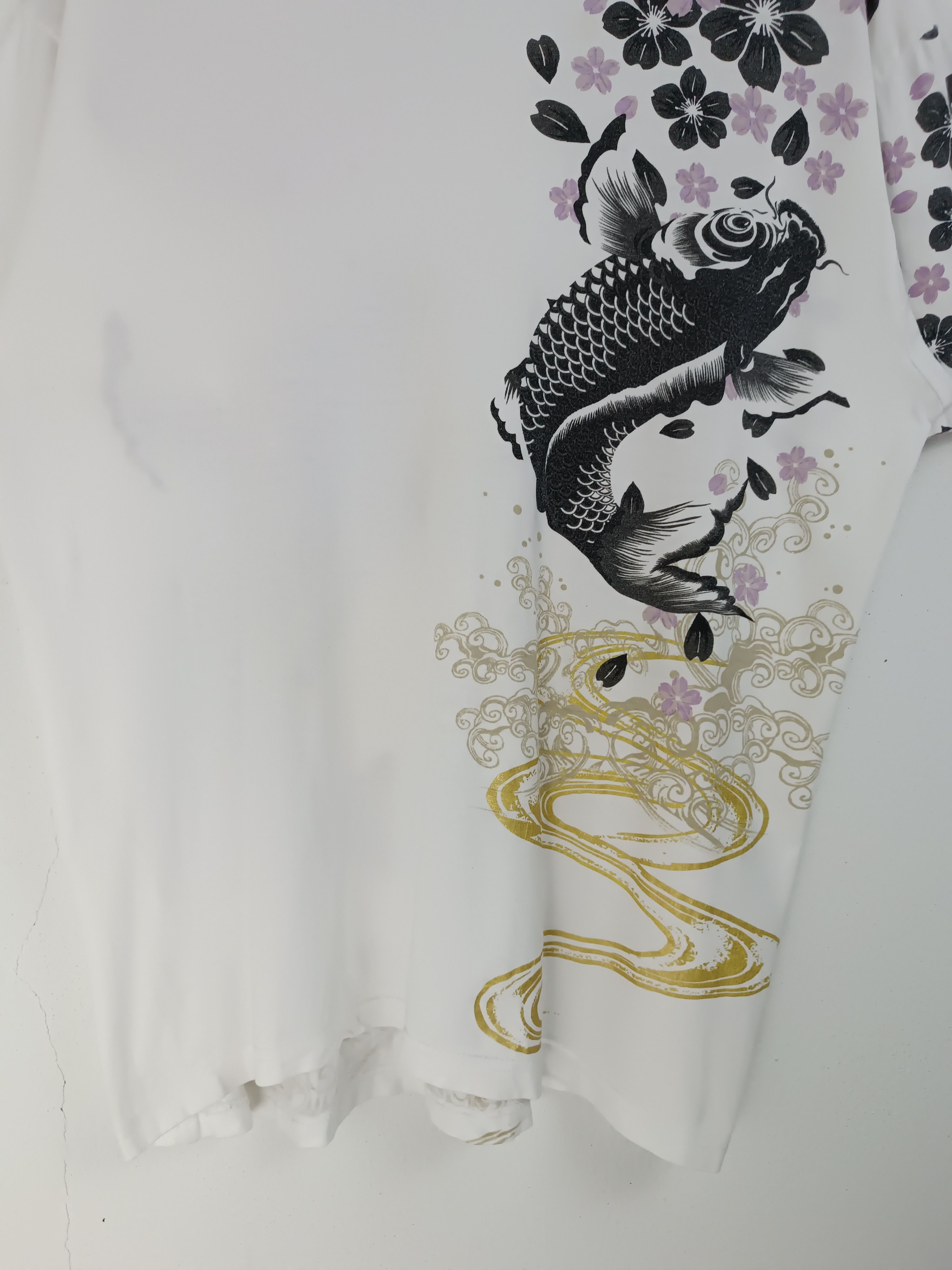 Japanese Brand VINTAGE KOI SUKAJAN FISH DRAGON JAPAN YAKUZA TATOO TEE Size US XL / EU 56 / 4 - 7 Thumbnail