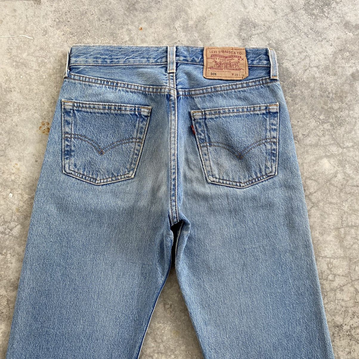 Levi's Size 28x33 Vintage 90’s Levis 501 Light Blue Jeans Size US 28 / EU 44 - 13 Thumbnail