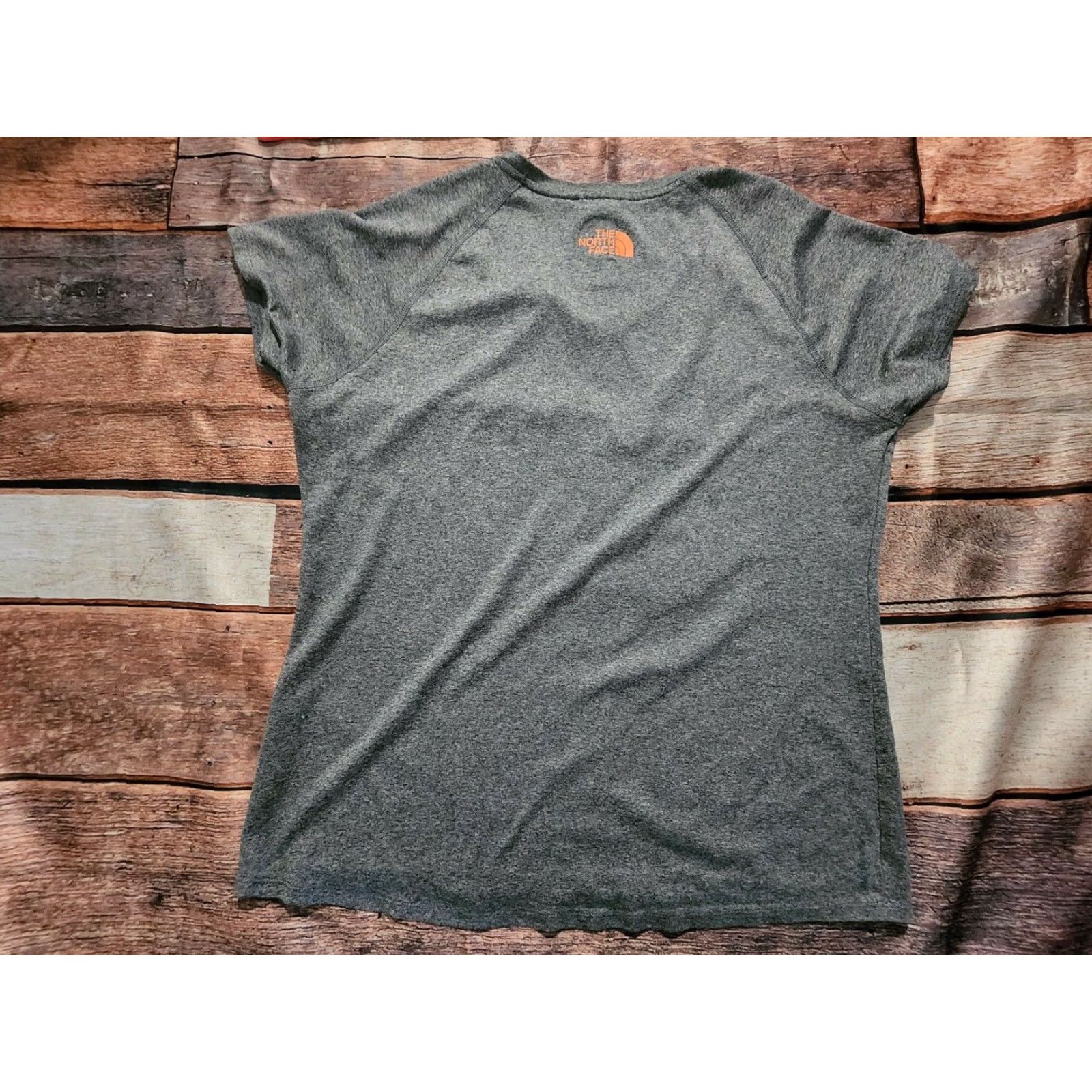 The North Face The North Face Women's Large Gray Short Sleeve V-Neck T-Shirt Size L / US 10 / IT 46 - 2 Thumbnail