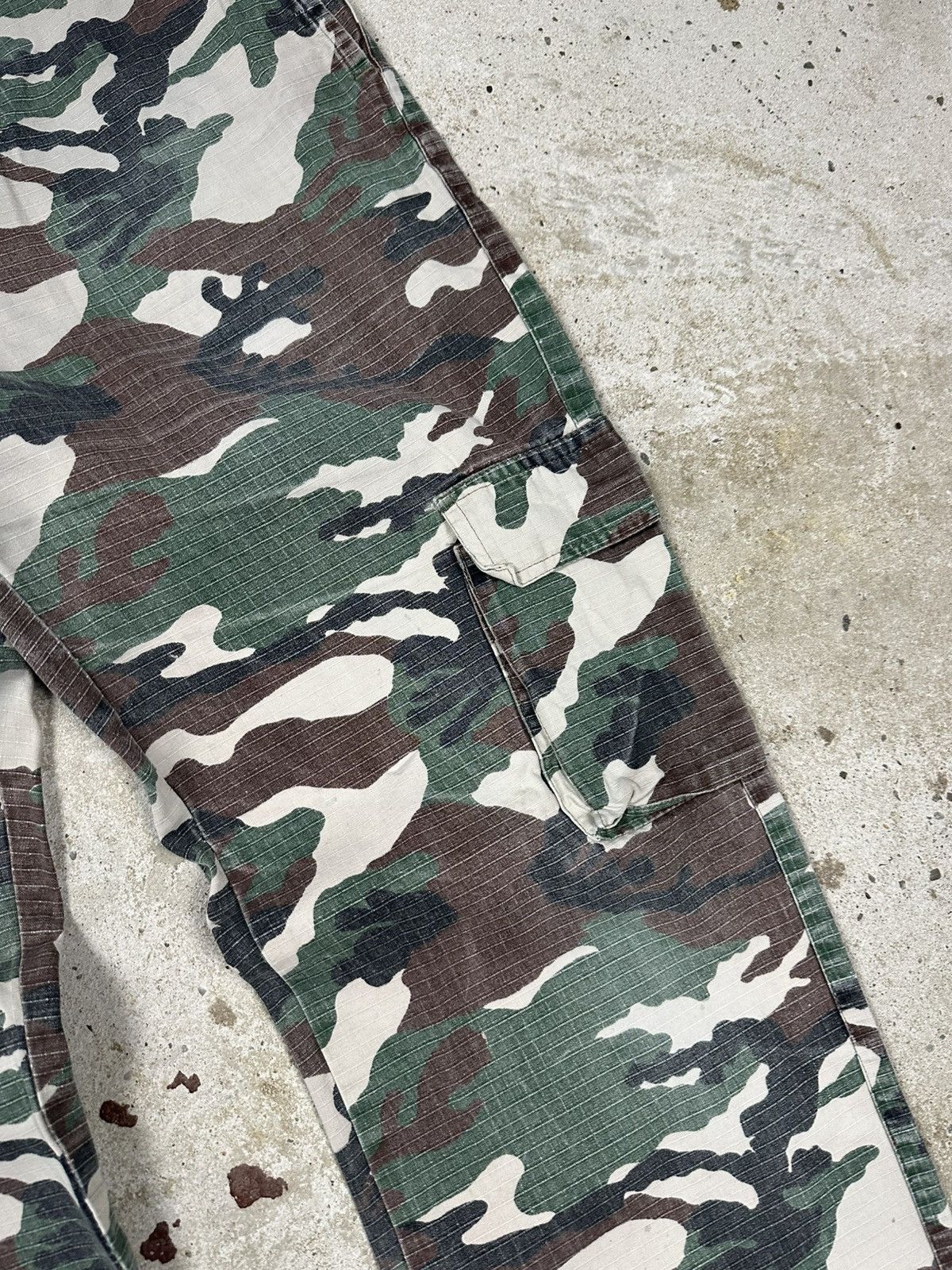 Other Vintage Y2K Washed Camo Distressed Baggy Cargo Pants Size US 30 / EU 46 - 7 Thumbnail
