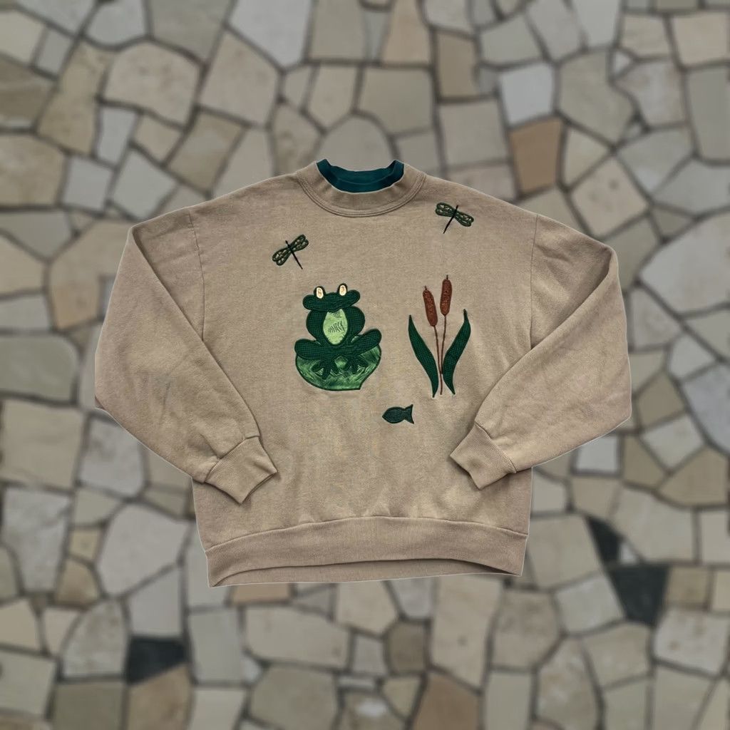 Vintage VINTAGE Sweatshirt Frog & Dragonfly Embroidered Beige Small Unisex Adults Crewneck Pullover Like New Size US S / EU 44-46 / 1 - 1 Thumbnail
