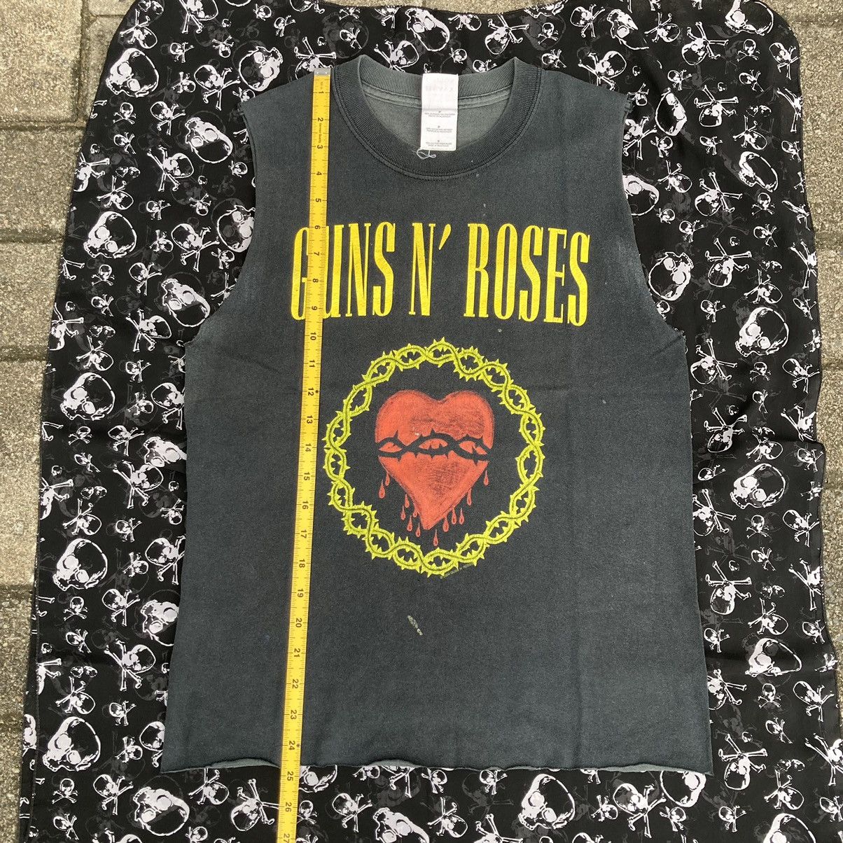 Band Tees Vintage Guns N’ Roses ©️2004 Sun Faded Rock Star Sleeveless Size US S / EU 44-46 / 1 - 21 Thumbnail