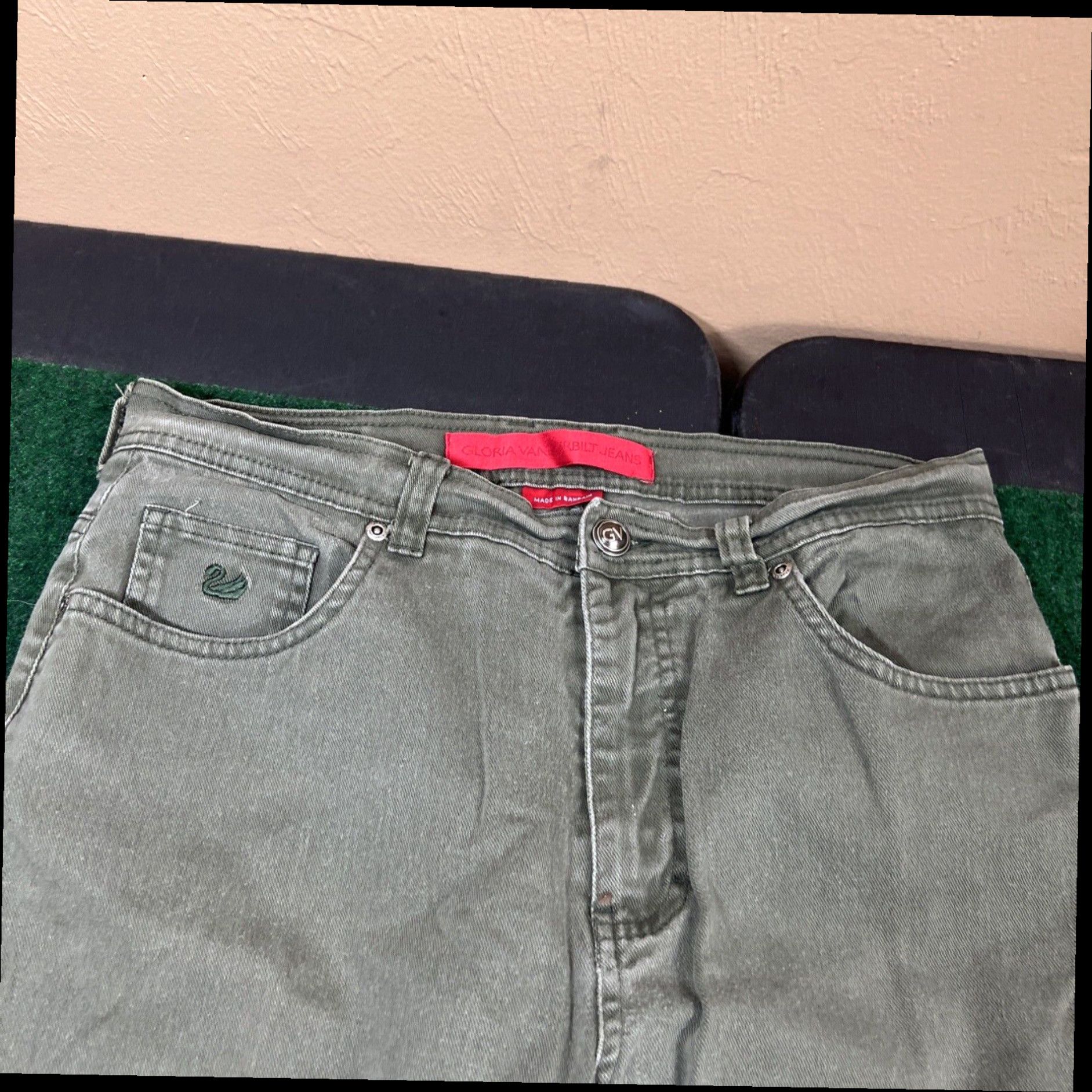 Gloria Vanderbilt WOMEN'S GLORIA VANDERBILT OLIVE GREEN TAPERED LEG JEANS - SIZE 12P 28x27 Size 34" / US 12 / IT 48 - 2 Thumbnail