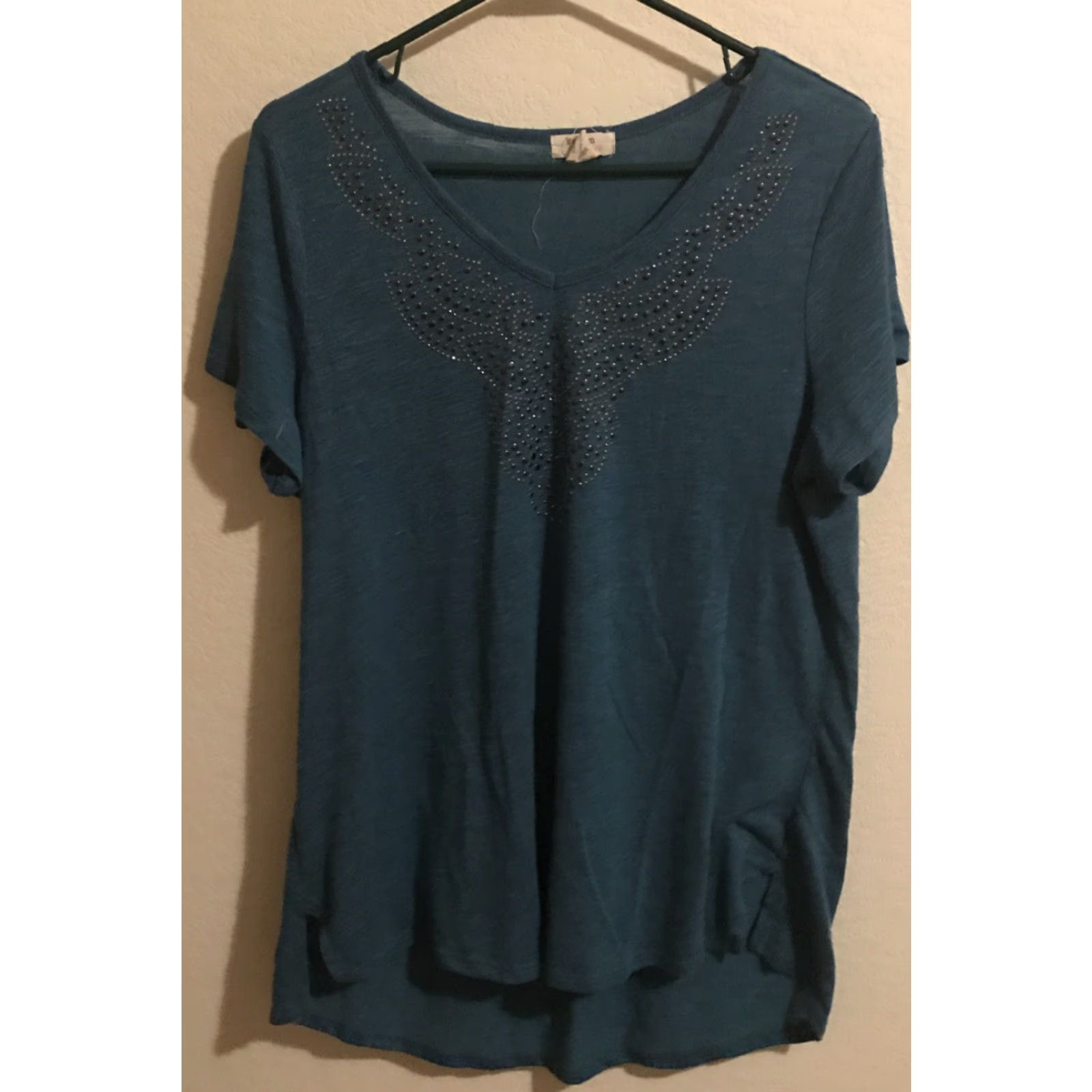 Madison Madison & Berkeley Blouse Shirt XL Blue Short Sleeve V-Neck Bling Jeweled 1X B487 Women Size XL / US 12-14 / IT 48-50 - 2 Thumbnail