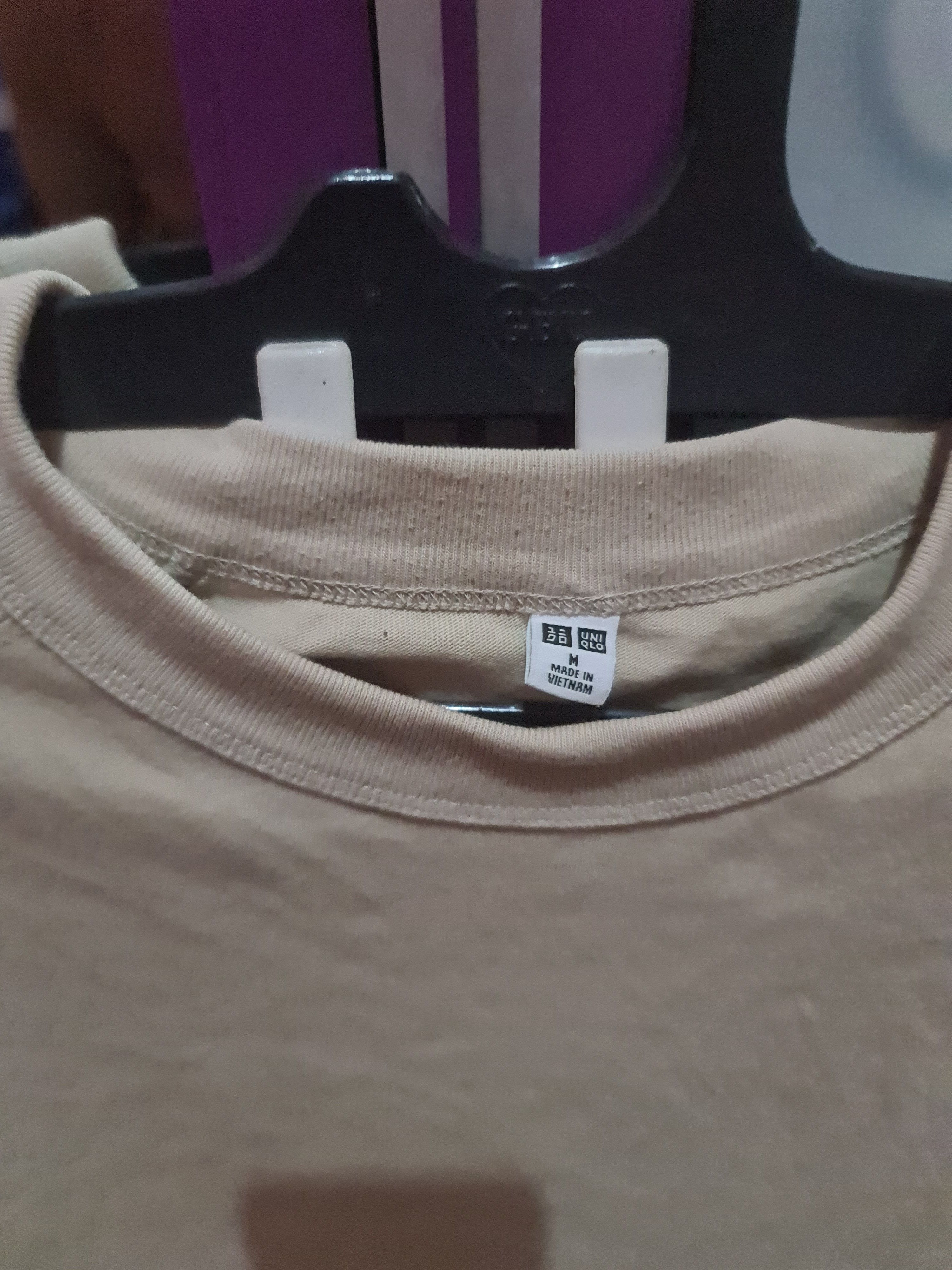Uniqlo T-SHIRT BASIC UNIQLO CREAM Size US M / EU 48-50 / 2 - 2 Thumbnail