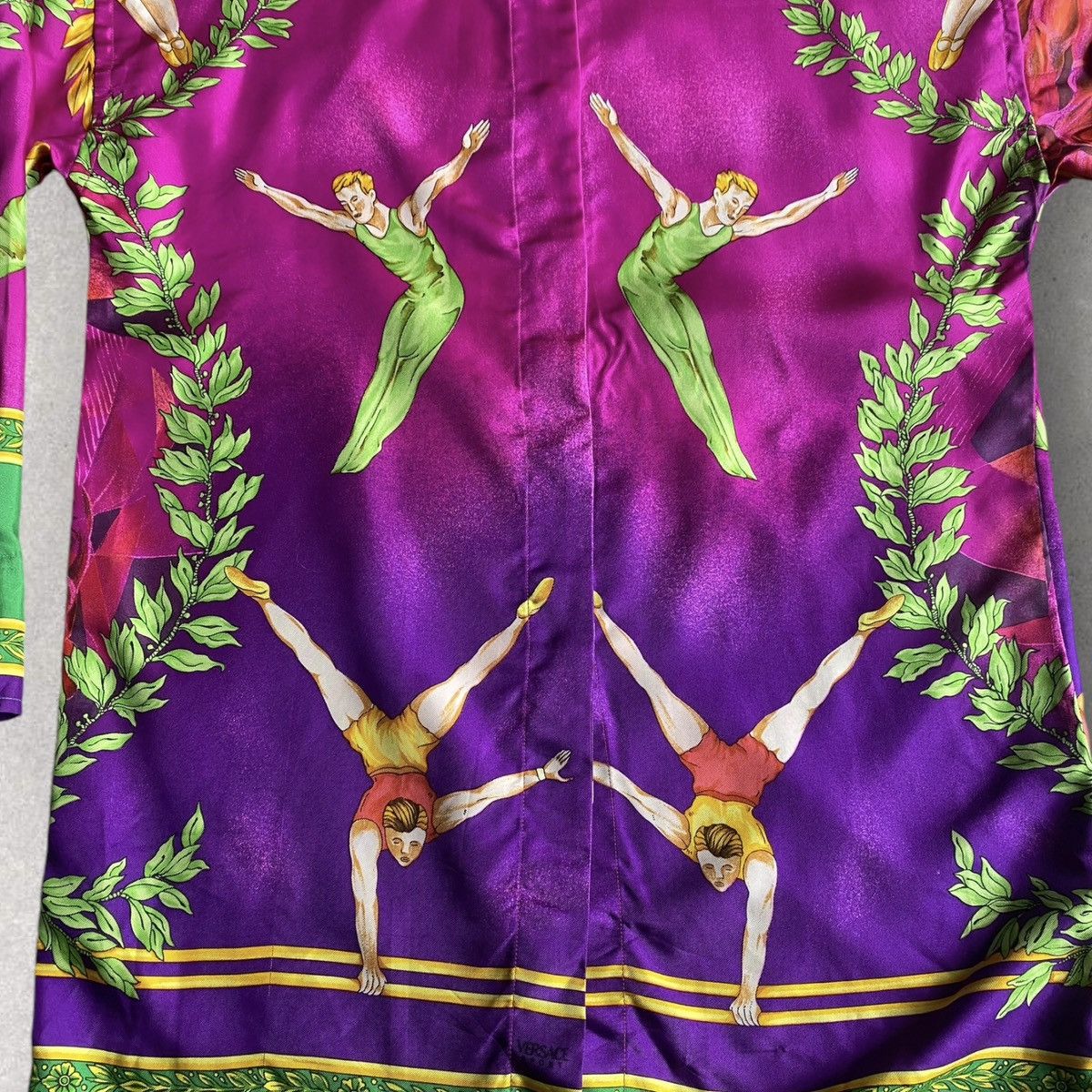 Versace Vintage Silk Versace Sport Gymnastic Oversize Shirt Size XS / US 0-2 / IT 36-38 - 4 Thumbnail