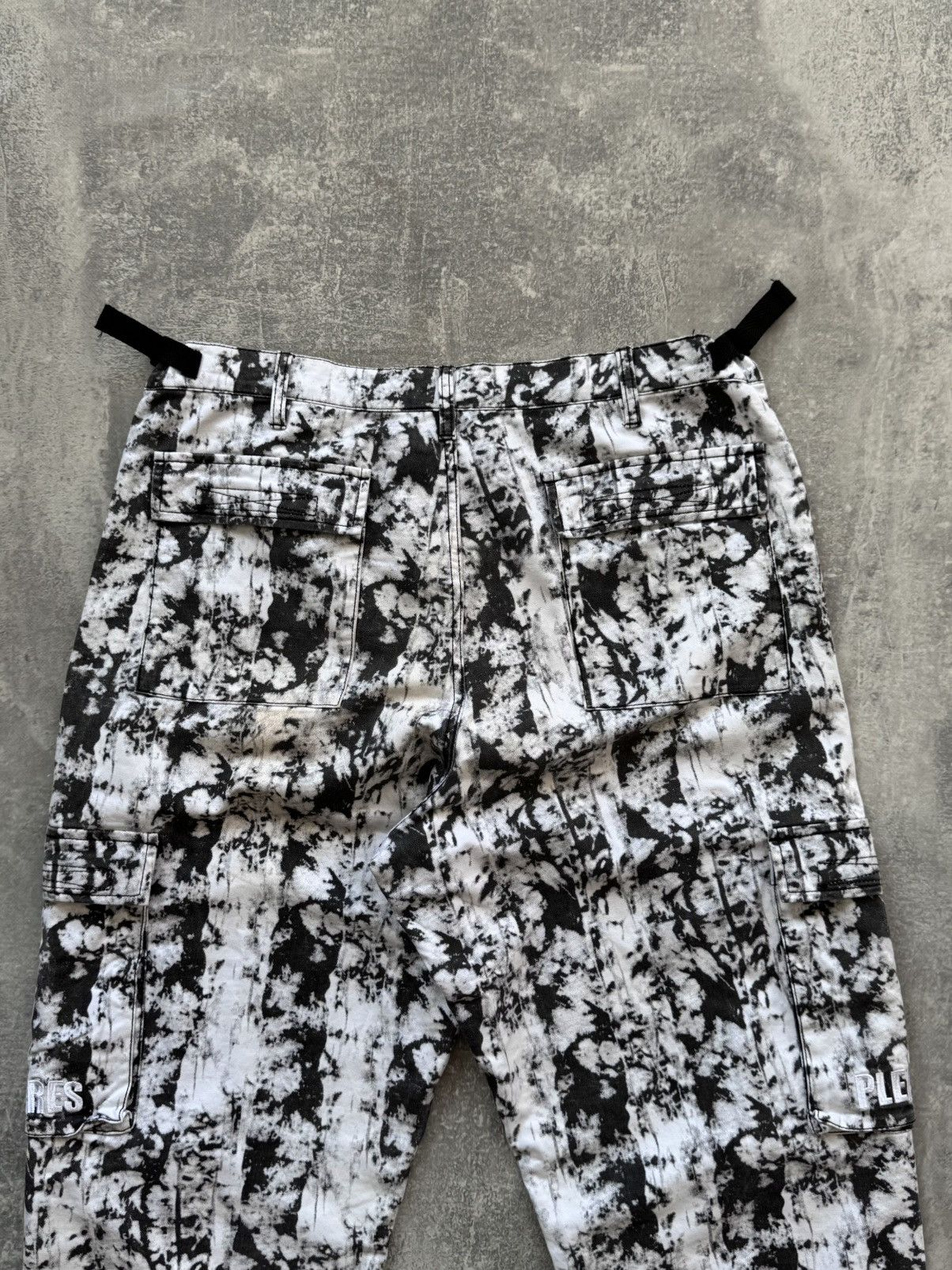 Pleasures Pleasures Cargo TV Static Print Pants Size US 34 / EU 50 - 8 Thumbnail
