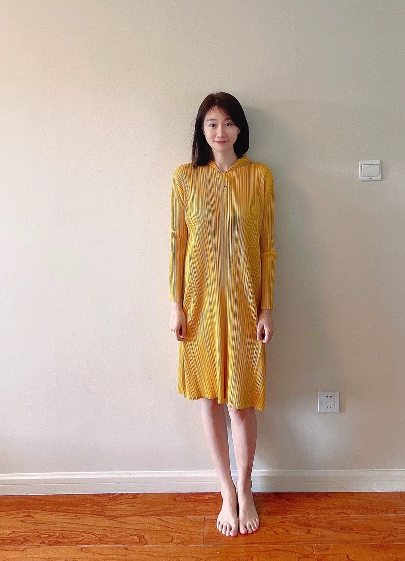Issey Miyake Issey Miyake Yellow dress Size L / US 10 / IT 46 - 2 Thumbnail