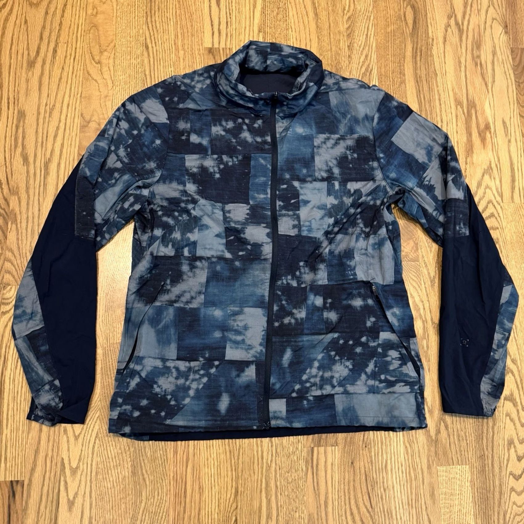 Lululemon Lululemon Active Windbreaker Jacket Men’s L Blue Full Zip Hooded Reflective Lightweight Outdoor Athleisure 90s? Size US L / EU 52-54 / 3 - 2 Thumbnail