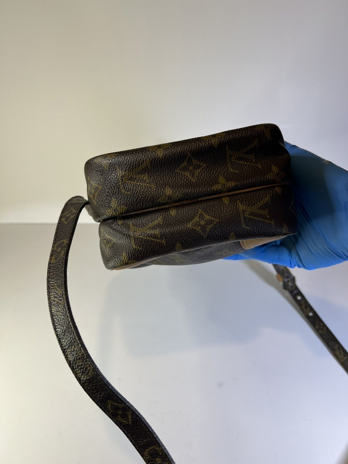 Louis Vuitton Louis Vuitton Amazone Monogram Canvas crossbody bag. Adjust Size ONE SIZE - 8 Thumbnail