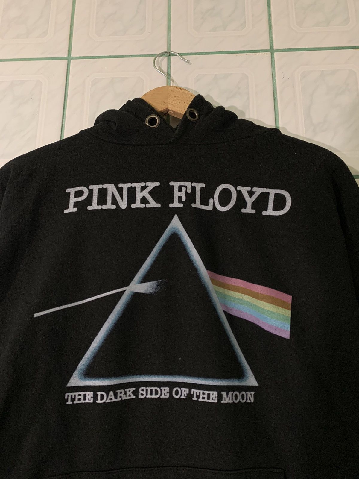 Band Tees × Pink Floyd × Vintage 2018 Pink Floyd “The Dark Side Of The Moon” Hoodie Size US XL / EU 56 / 4 - 2 Thumbnail