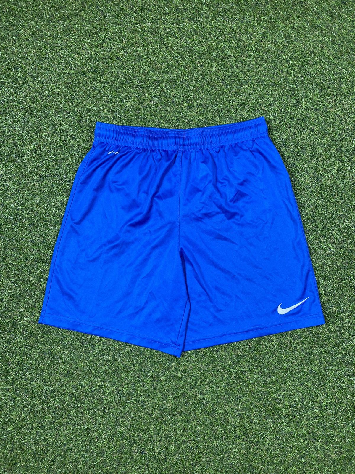 Nike Vintage Nike shorts streetwear swoosh casual y2k size S Size US 30 / EU 46 - 1 Thumbnail