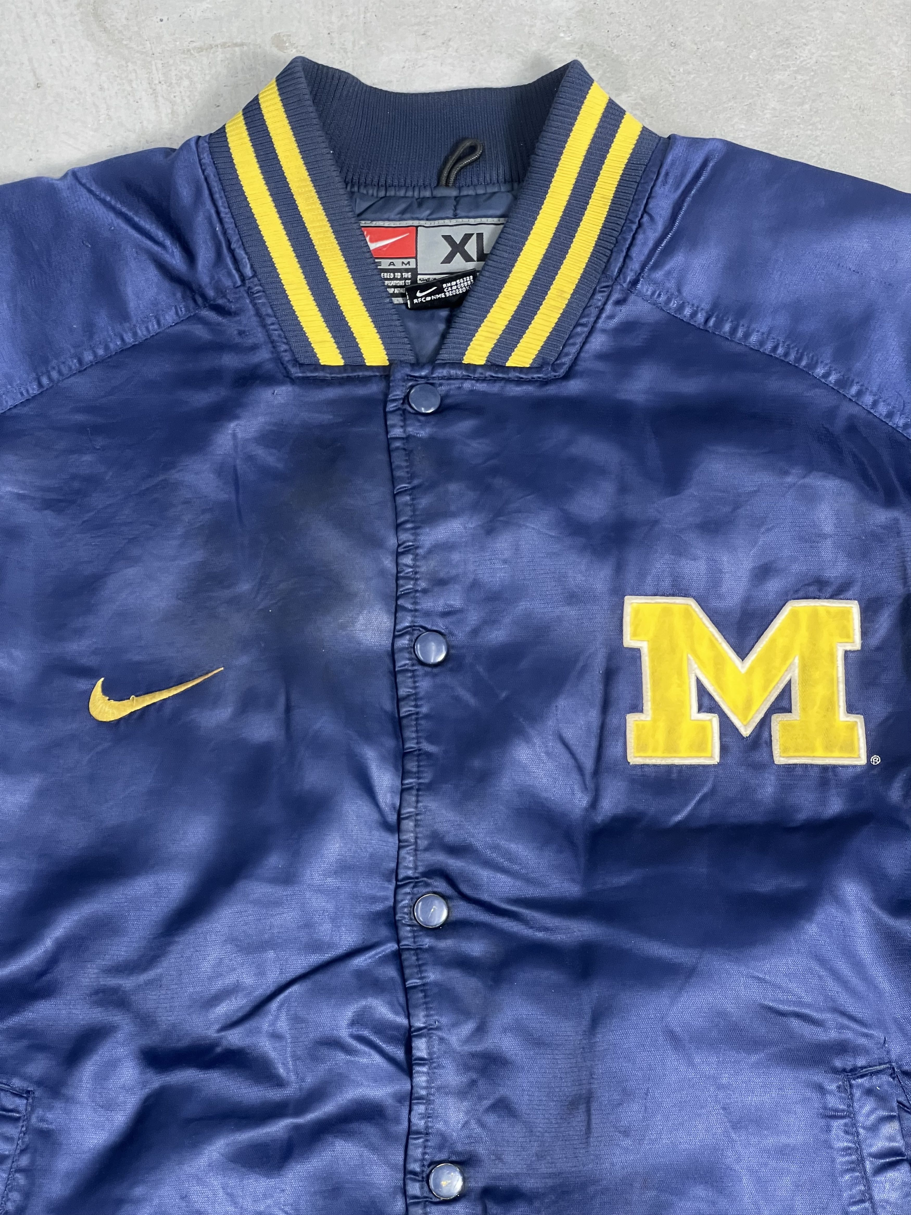 Nike Vintage Nike NCAA Michigan Wolverines Bomber (XL) JK268 Size US XL / EU 56 / 4 - 4 Thumbnail