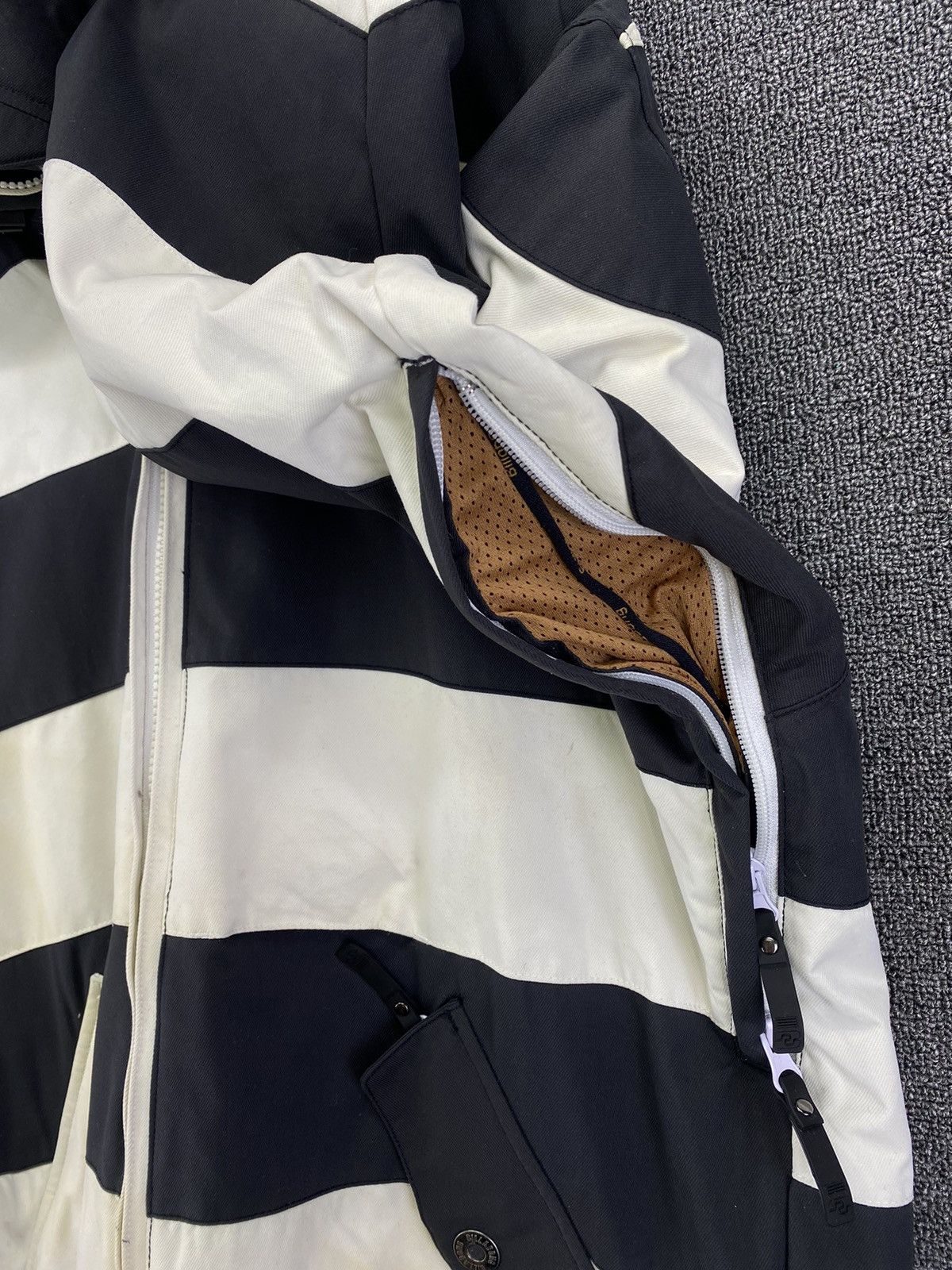 Billabong Vintage Billabong Striped Hooded Outerwear Jacket Size US L / EU 52-54 / 3 - 16 Thumbnail