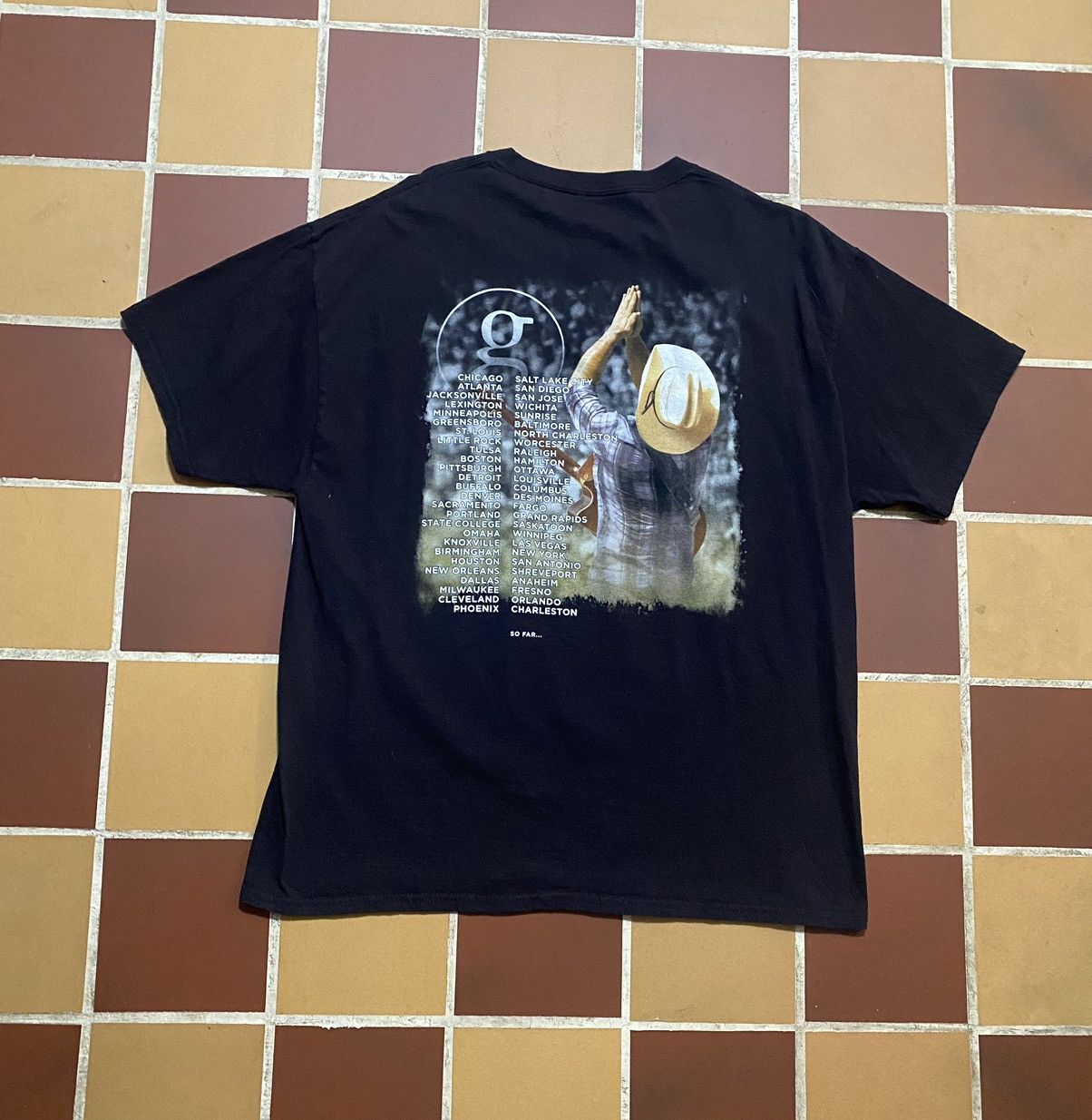 Band Tees Garth Brooks World Tour 2014-16 Shirt Size US XL / EU 56 / 4 - 2 Thumbnail