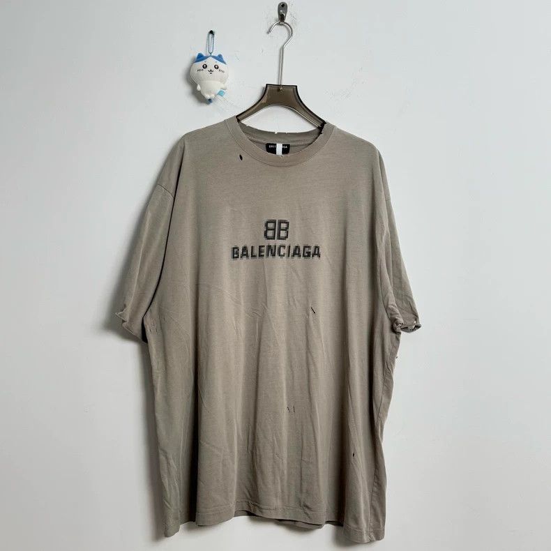 Balenciaga Balenciaga Mosaic destruction letter logo short sleeve XXL Size US XXL / EU 58 / 5 - 1 Thumbnail