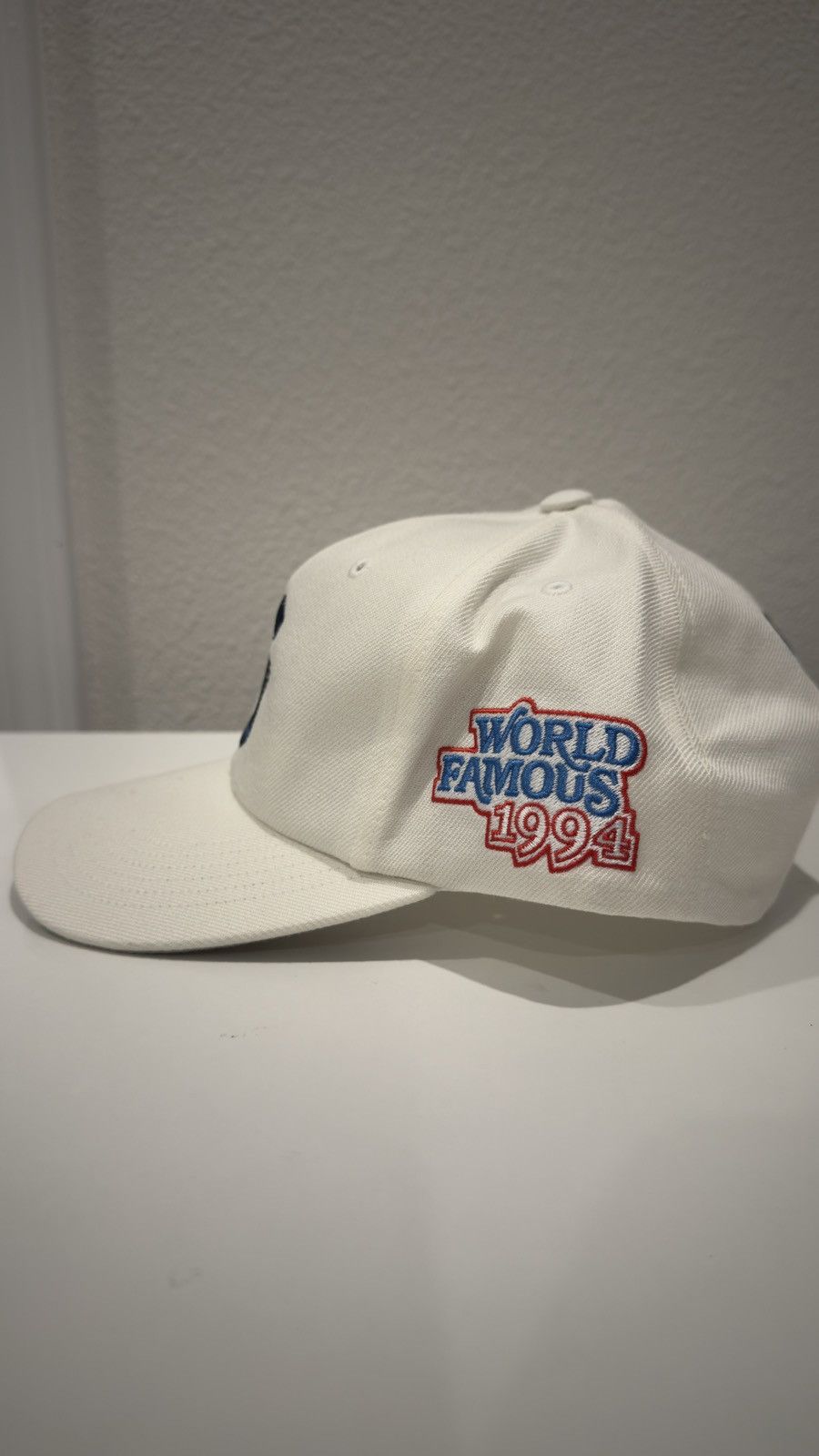 Supreme Supreme World Famous S Logo 6-Panel White Snapback OS Size ONE SIZE - 2 Thumbnail