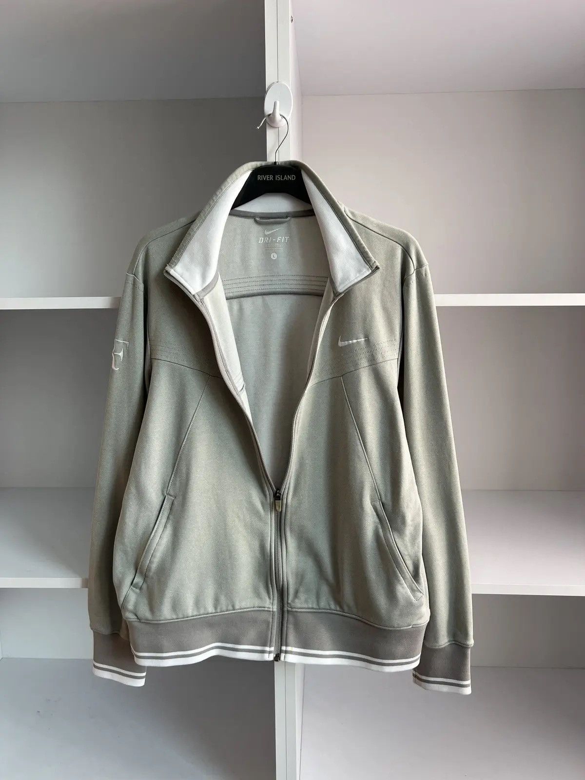 Nike × Vintage Vintage RF ROGER FEDERER GRAY NIKE TENNIS RARE JACKET Size US L / EU 52-54 / 3 - 10 Thumbnail