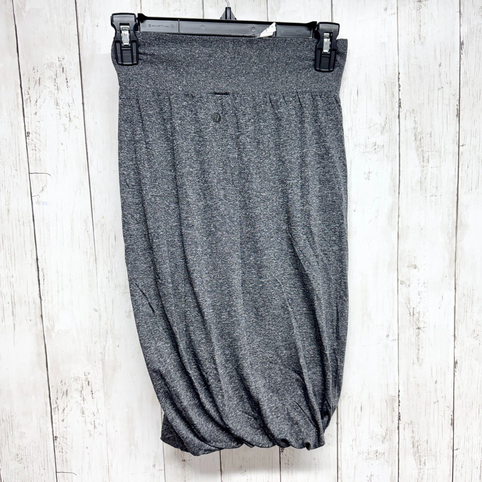 Lululemon Lululemon Skirt Size 6 Heather Gray Boulevard Bliss Midi Size 28" / US 6 / IT 42 - 6 Thumbnail