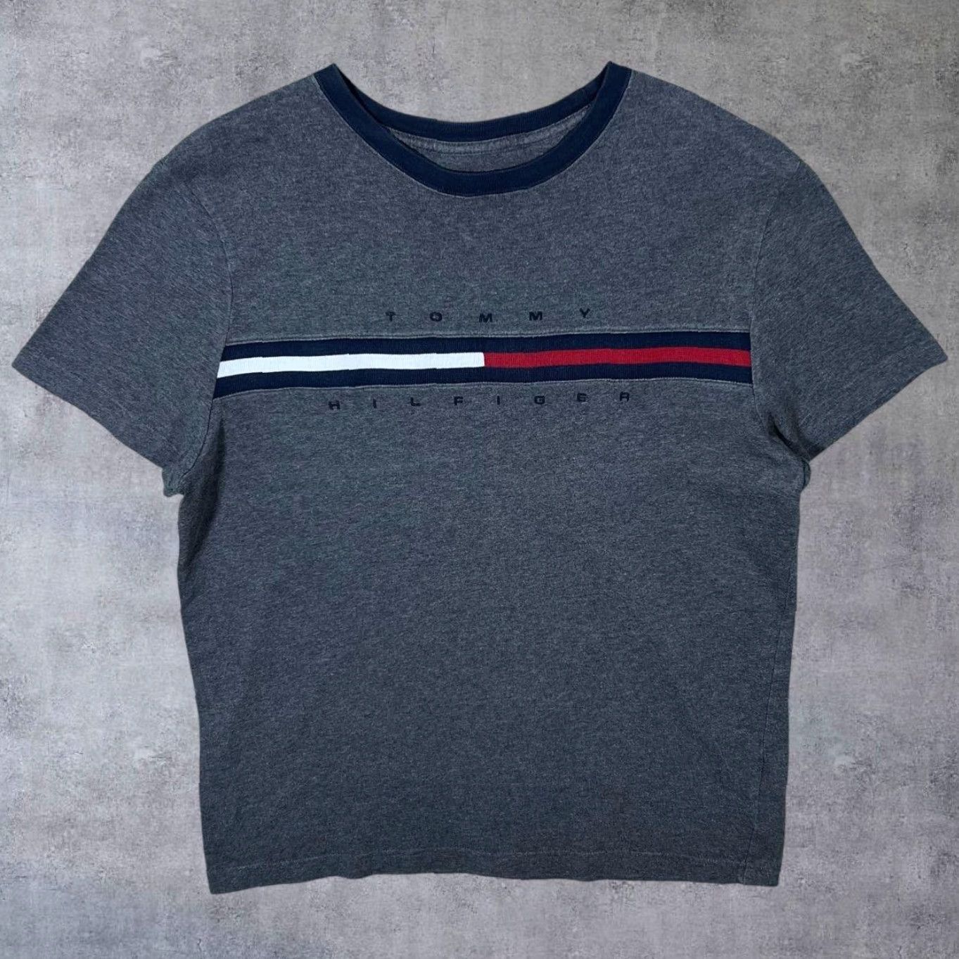 Tommy Hilfiger Tommy Hilfiger T-Shirt Embroidered Big Logo Spellout Short Sleeve Cotton Grey Small Mens Shirt Size US S / EU 44-46 / 1 - 2 Thumbnail