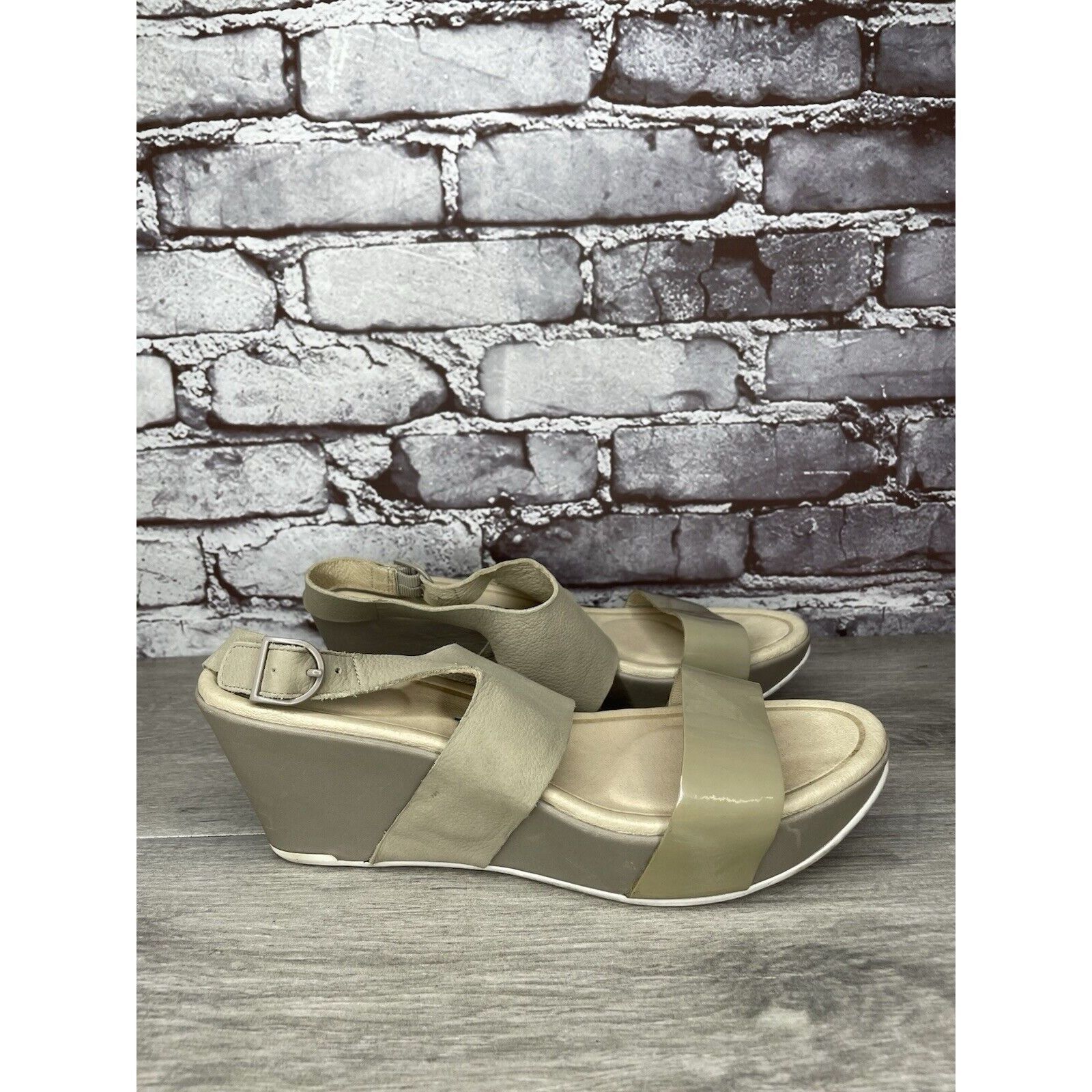 TSUBO TSUBO Taupe Soft Leather Patent Open Toe Strap Wedge Sandals Size US 8.5 / IT 38.5 - 11 Thumbnail