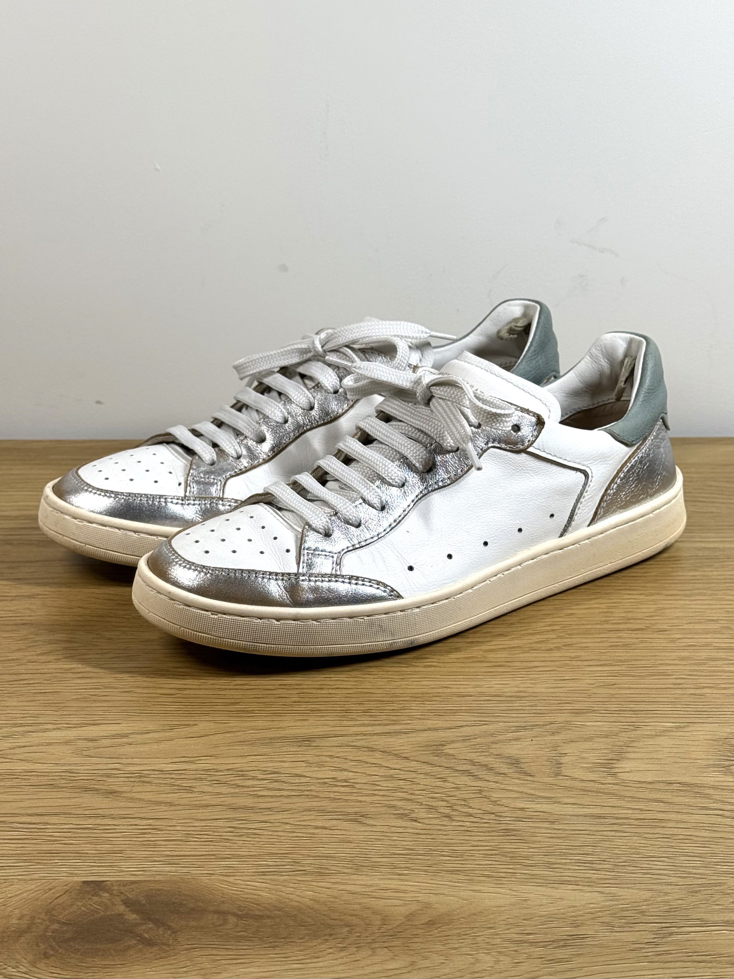 Officine Creative Officine Creative Distressed Low Top Sneakers it37.5 Size US 7.5 / IT 37.5 - 1 Thumbnail