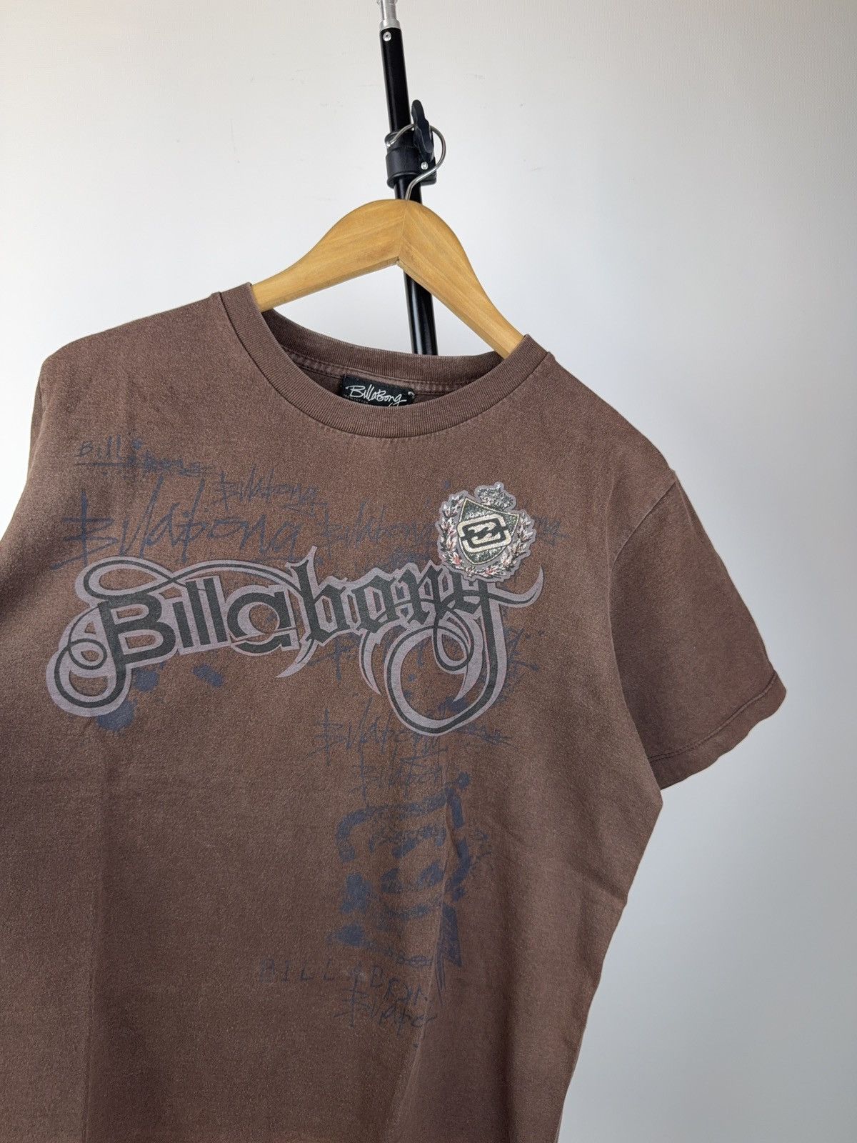 Billabong Vntg 00s Surf Billabong Retro Print Faded Brown Tee Shirt Size US M / EU 48-50 / 2 - 3 Thumbnail
