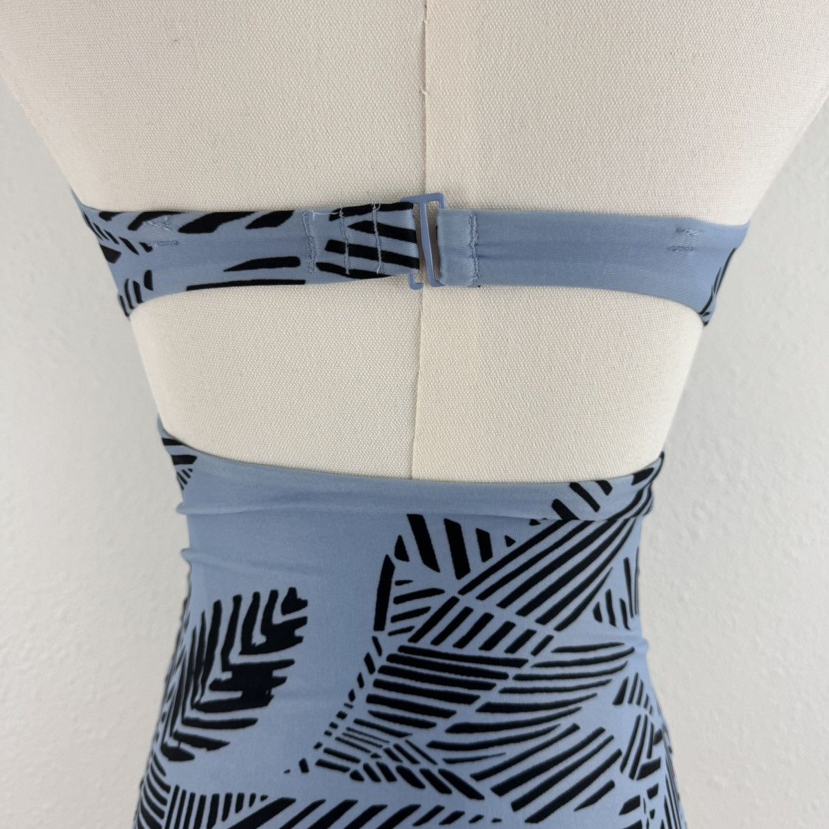 Other AERIE Blue Cheeky Strapless Triple Knot One Piece Swimsuit Size XS / US 0-2 / IT 36-38 - 11 Thumbnail
