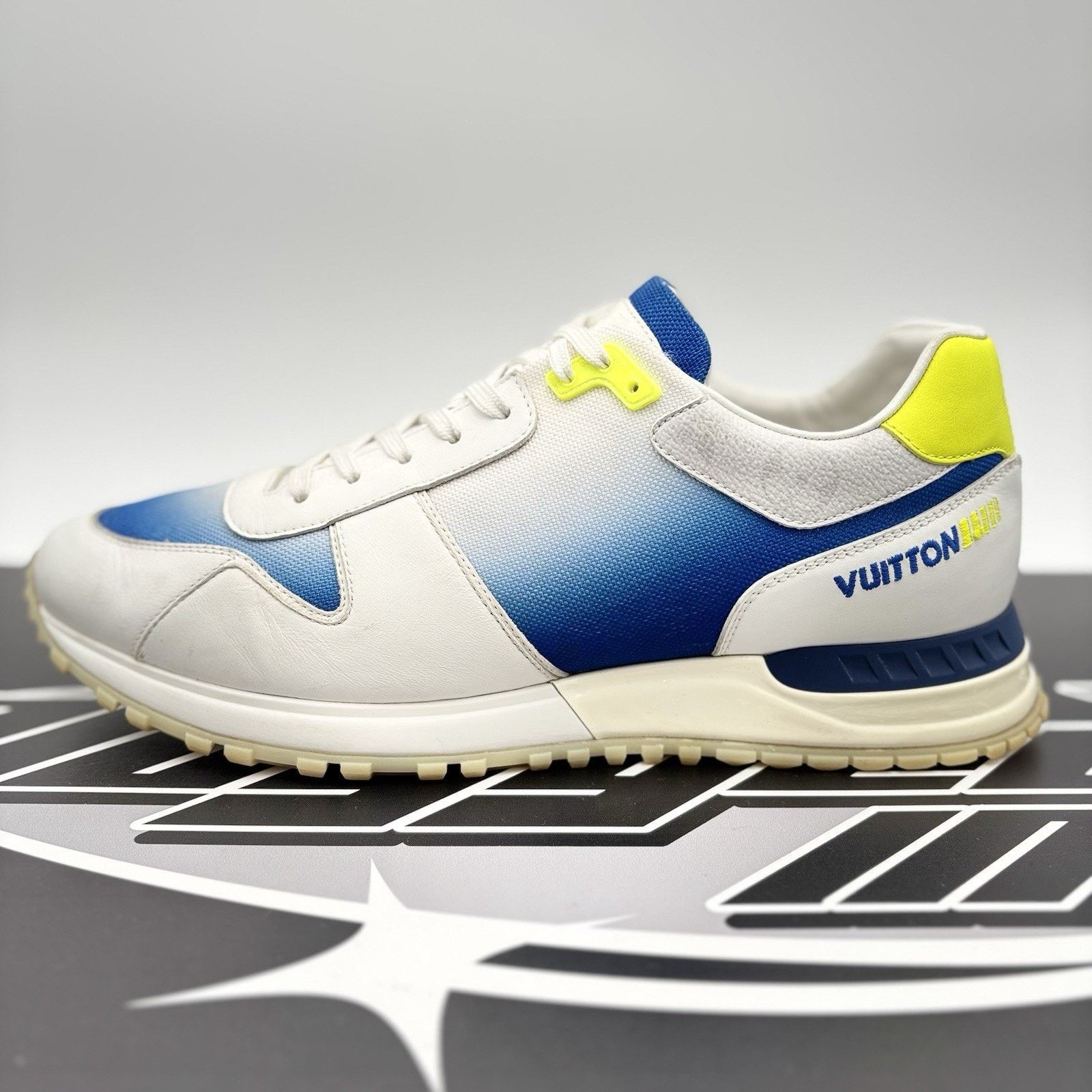 Louis Vuitton Louis Vuitton Run Away ' Eclipse Blue Gradation ' | CLEAN Size US 9 / EU 42 - 11 Thumbnail