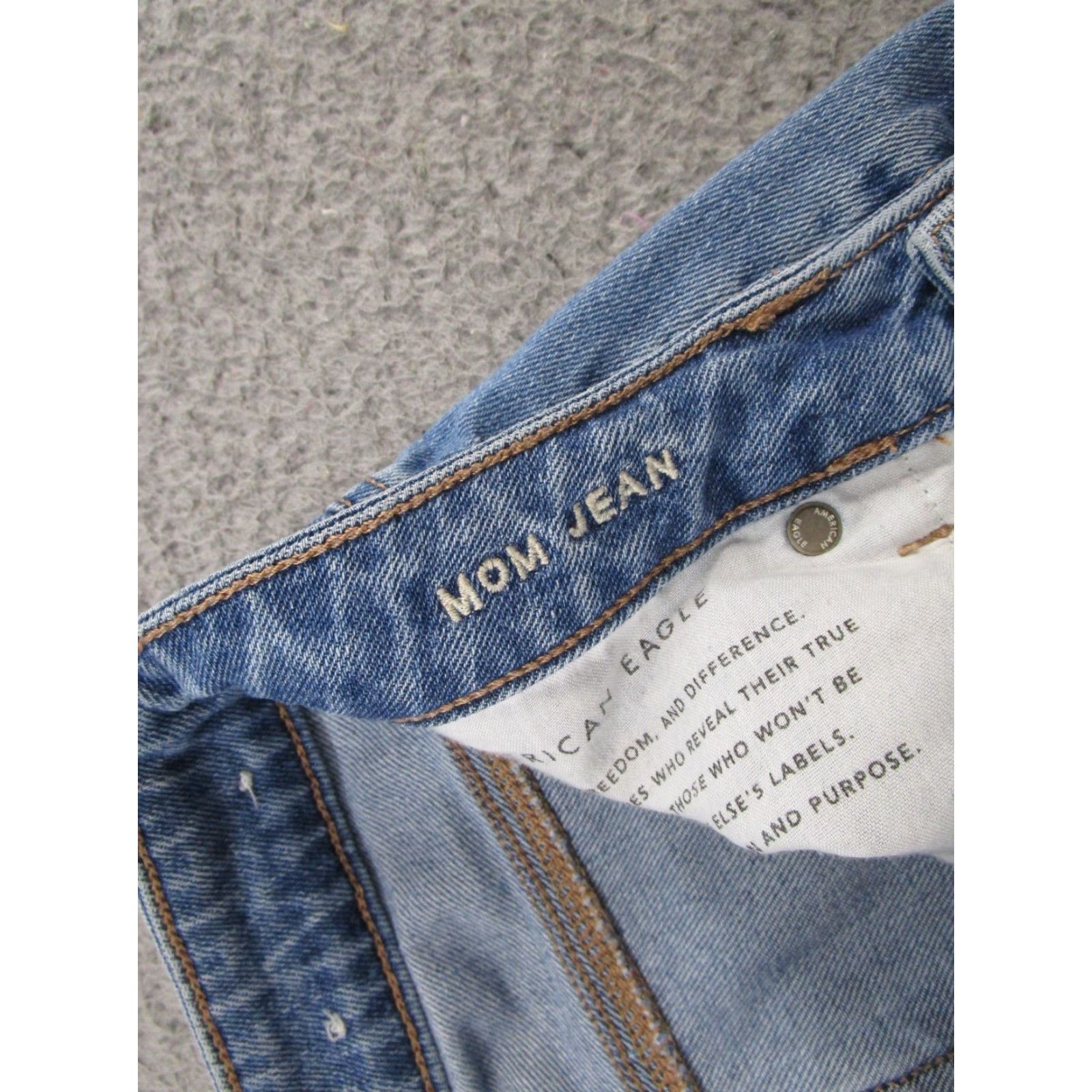 American Eagle Outfitters American Eagle Outfitters Jeans Distressed Mom Denim 5-Pocket Stretch Comfort High Rise Womens Size 4 Blue Vintage No N/A Size 27" / US 4 / IT 40 - 5 Thumbnail