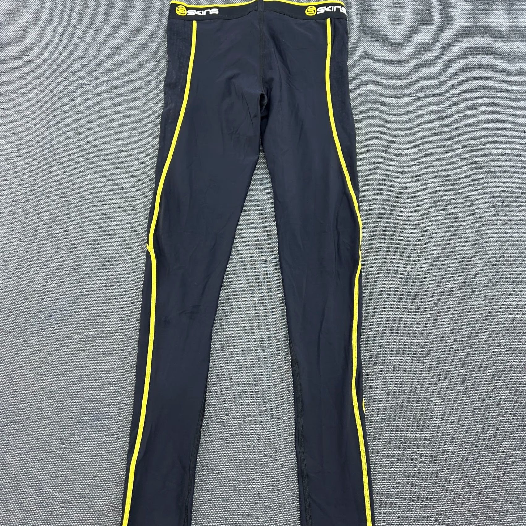 Vintage SKINS A200 Mens Compression Pants Medium Sport Spandex Black Tights Athletic Shirt? Size US 31 - 6 Thumbnail