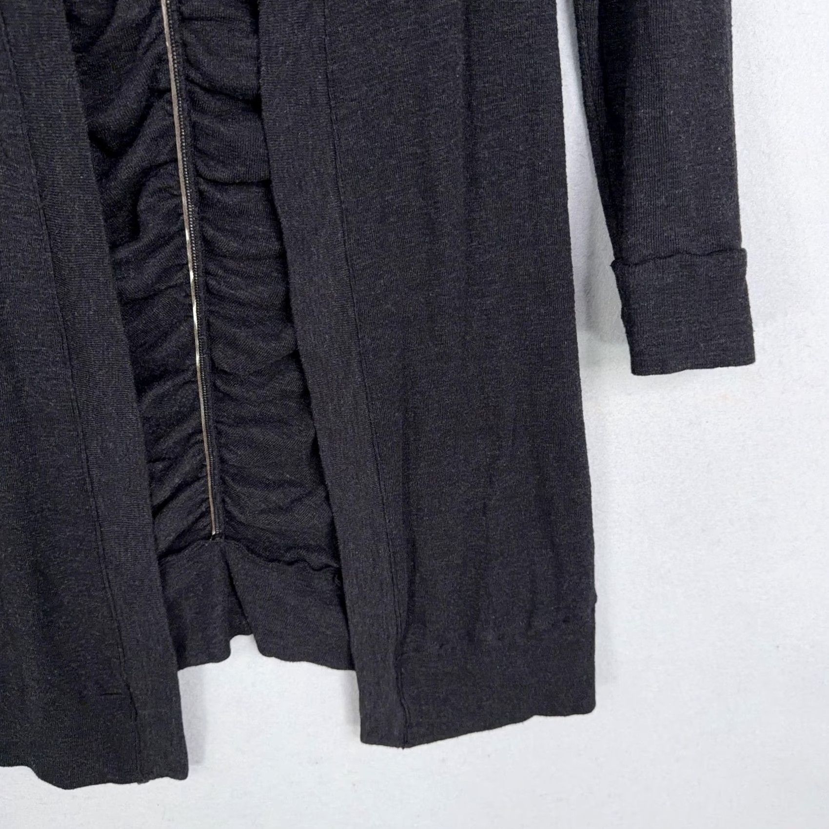 MONROW Monrow Cardigan Sweater Womens XS Black Ruched Back Open Front Lightweight 3/4 Sleeve Zipper Casual Fall All Seasons Womens Size XS / US 0-2 / IT 36-38 - 3 Thumbnail