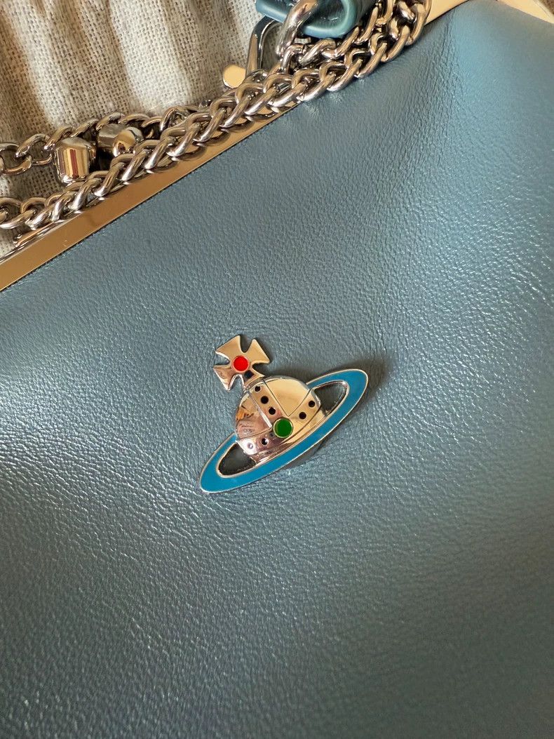 Vivienne Westwood Vivienne Westwood size os Dumplings, gold bags, lamb skin Size ONE SIZE - 2 Thumbnail