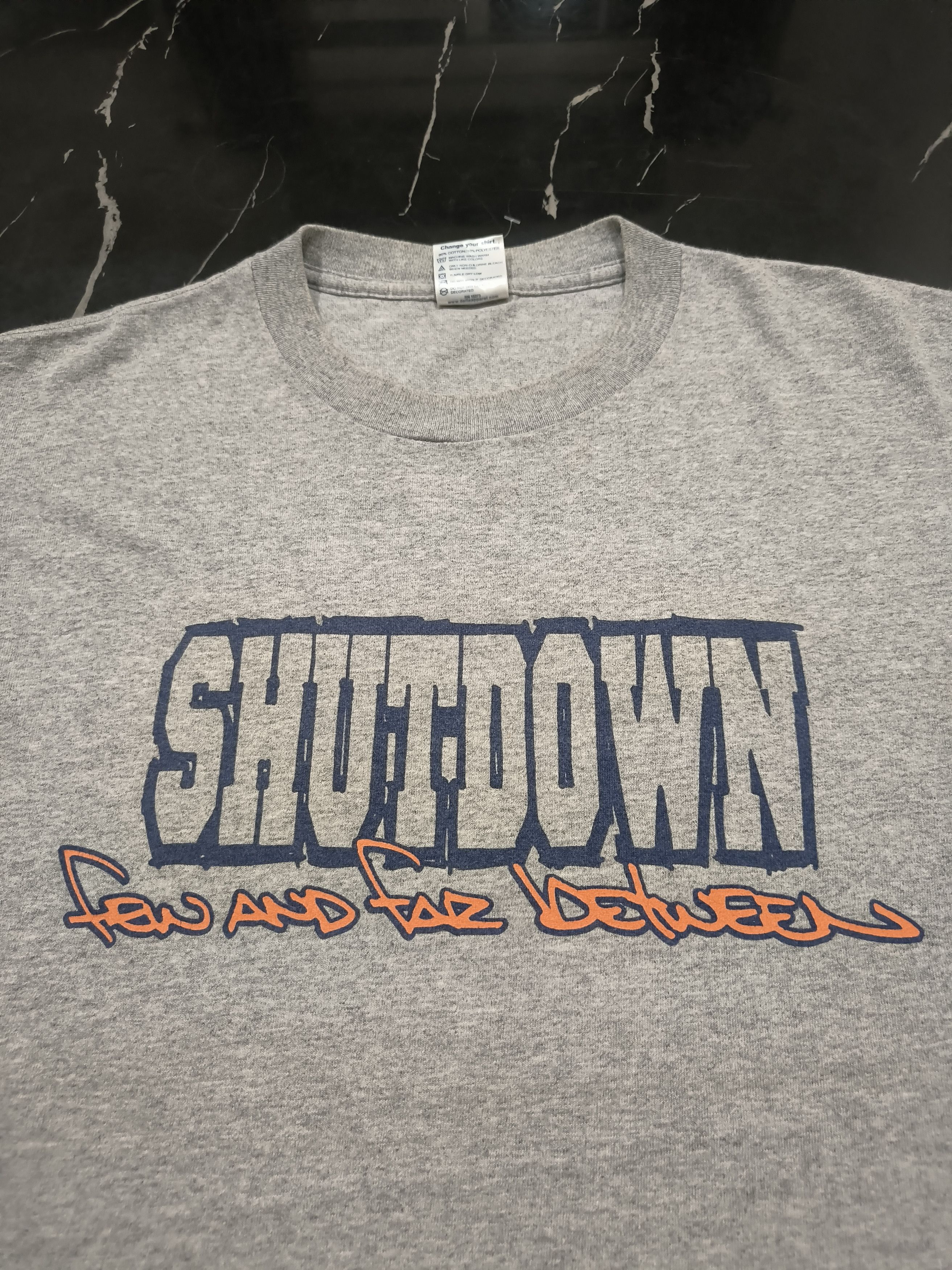 Band Tees Vintage 2000 Shutdown "few and far between" shirt Size US M / EU 48-50 / 2 - 2 Thumbnail