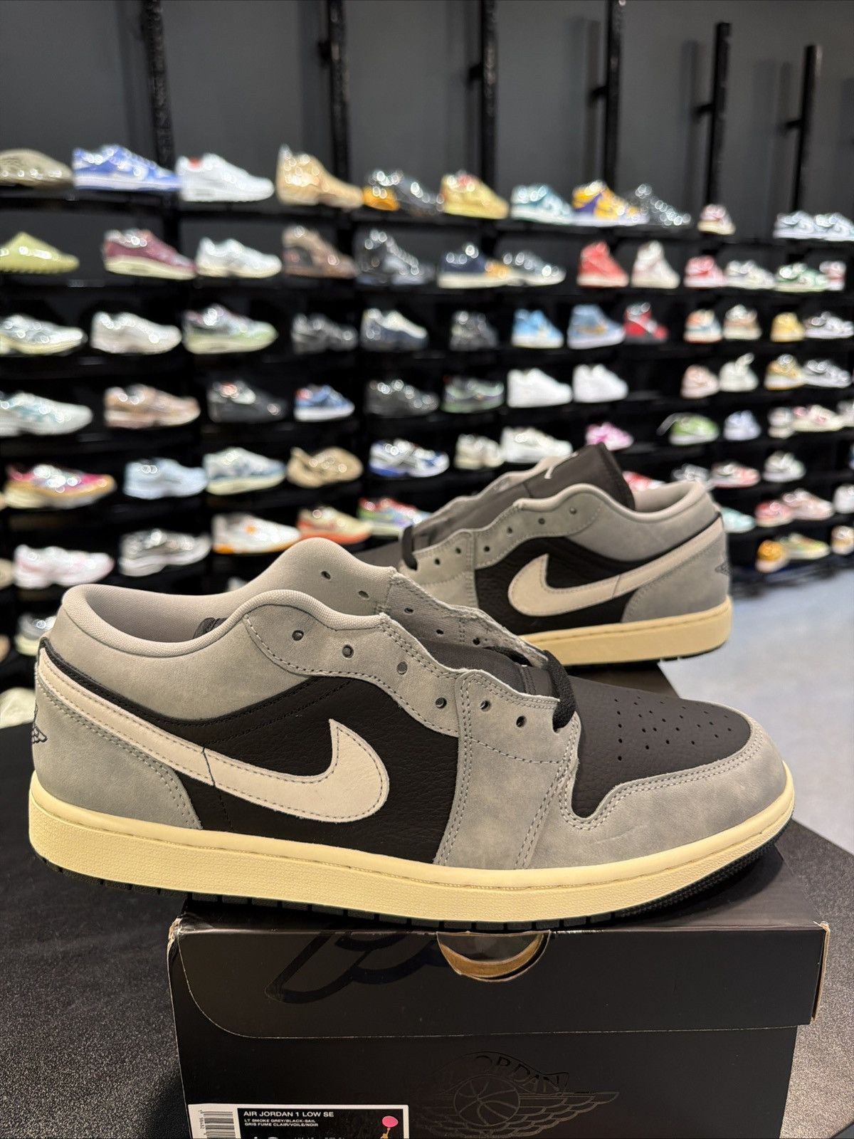 Jordan Brand Jordan 1 low smoke grey size 13 new Size US 13 / EU 46 - 2 Thumbnail