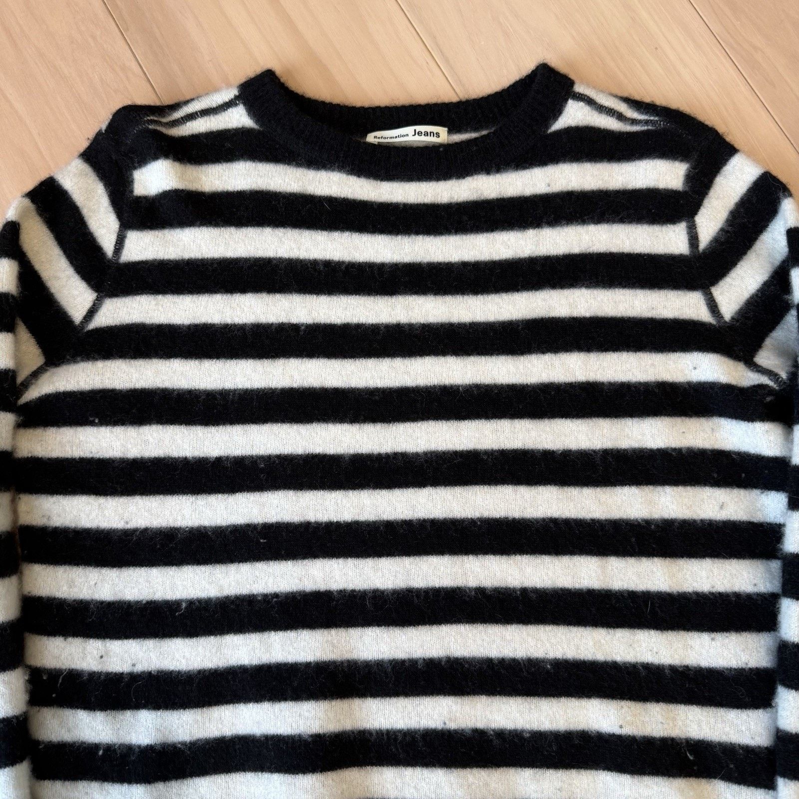 Reformation Reformation Cashmere Sweater Women's S Black White Stripped Size S / US 4 / IT 40 - 4 Thumbnail