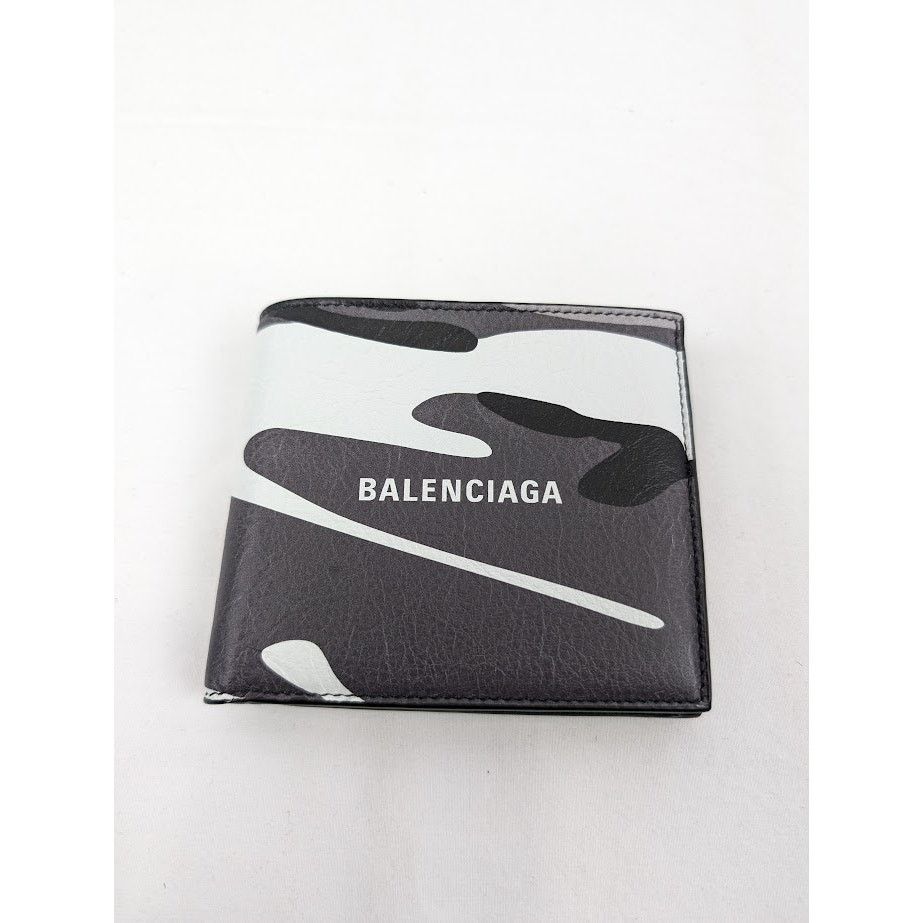 Balenciaga o1rshd1 Size: OS / Camo Logo Wallet in Multicolor Size ONE SIZE - 1 Thumbnail