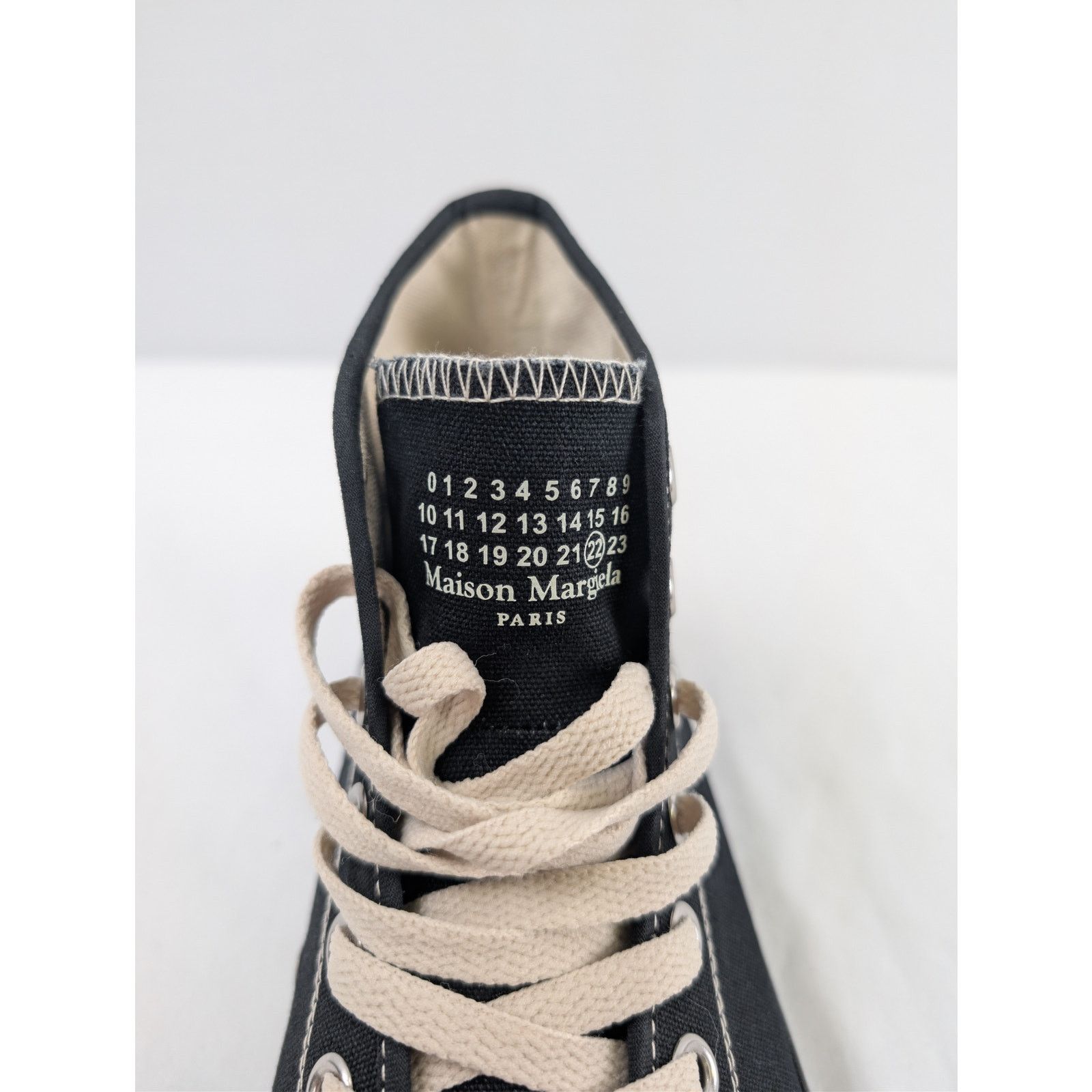 Maison Margiela o1rshd1 Q:2 / Tabi High Top Sneakers in Black/Beige 44 Size US 11 / EU 44 - 14 Thumbnail