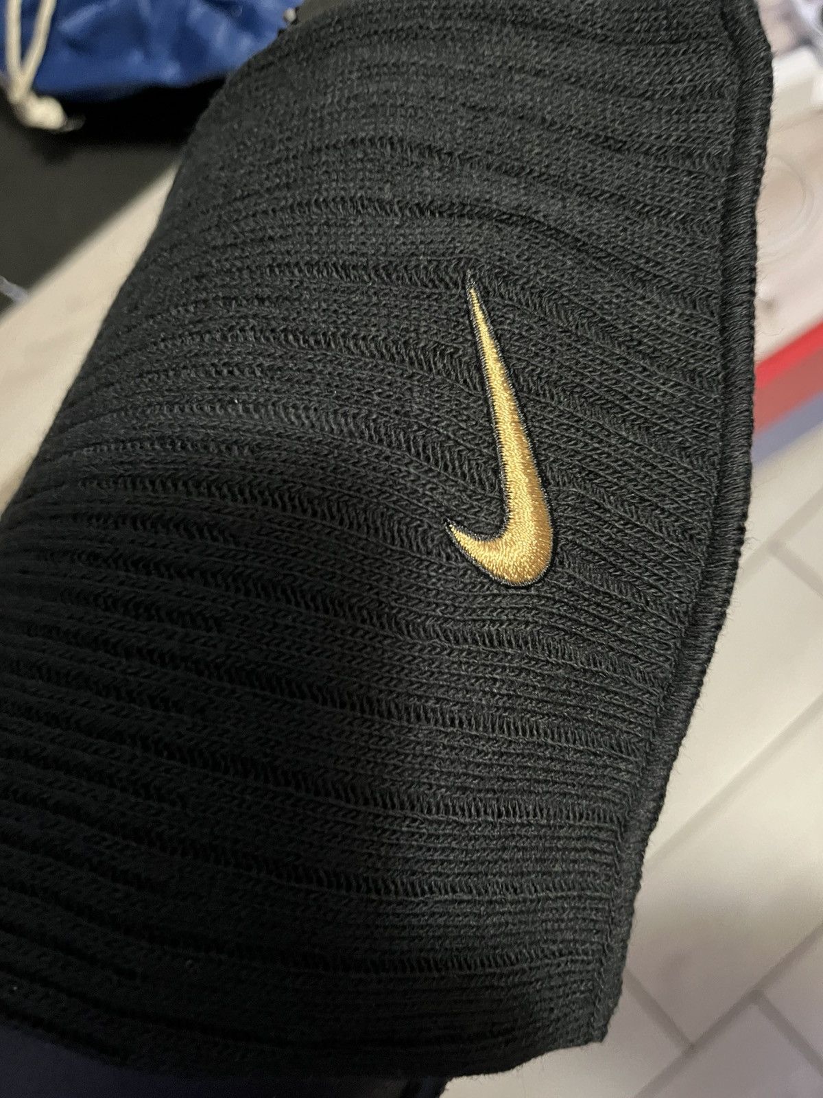 Nike Vintage Nike scarf gold logo y2k Size ONE SIZE - 1 Thumbnail