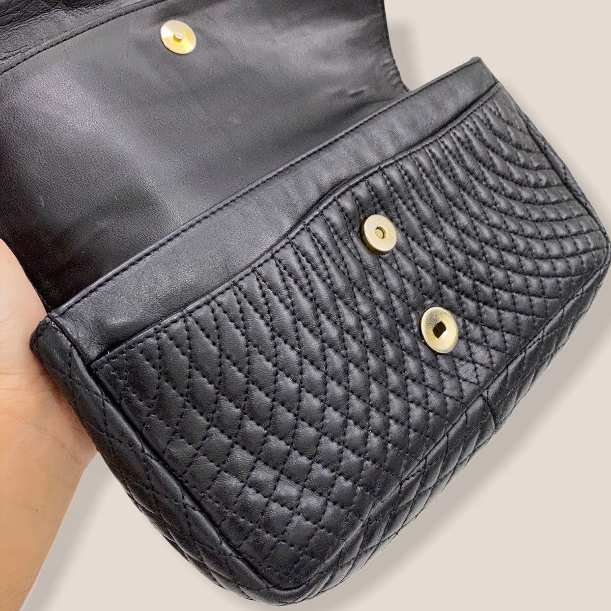Bally ‼️LASTDROP‼️ AUTHENTIC BALLY LEATHER QUILTED SHOULDER BAG Size ONE SIZE - 10 Thumbnail